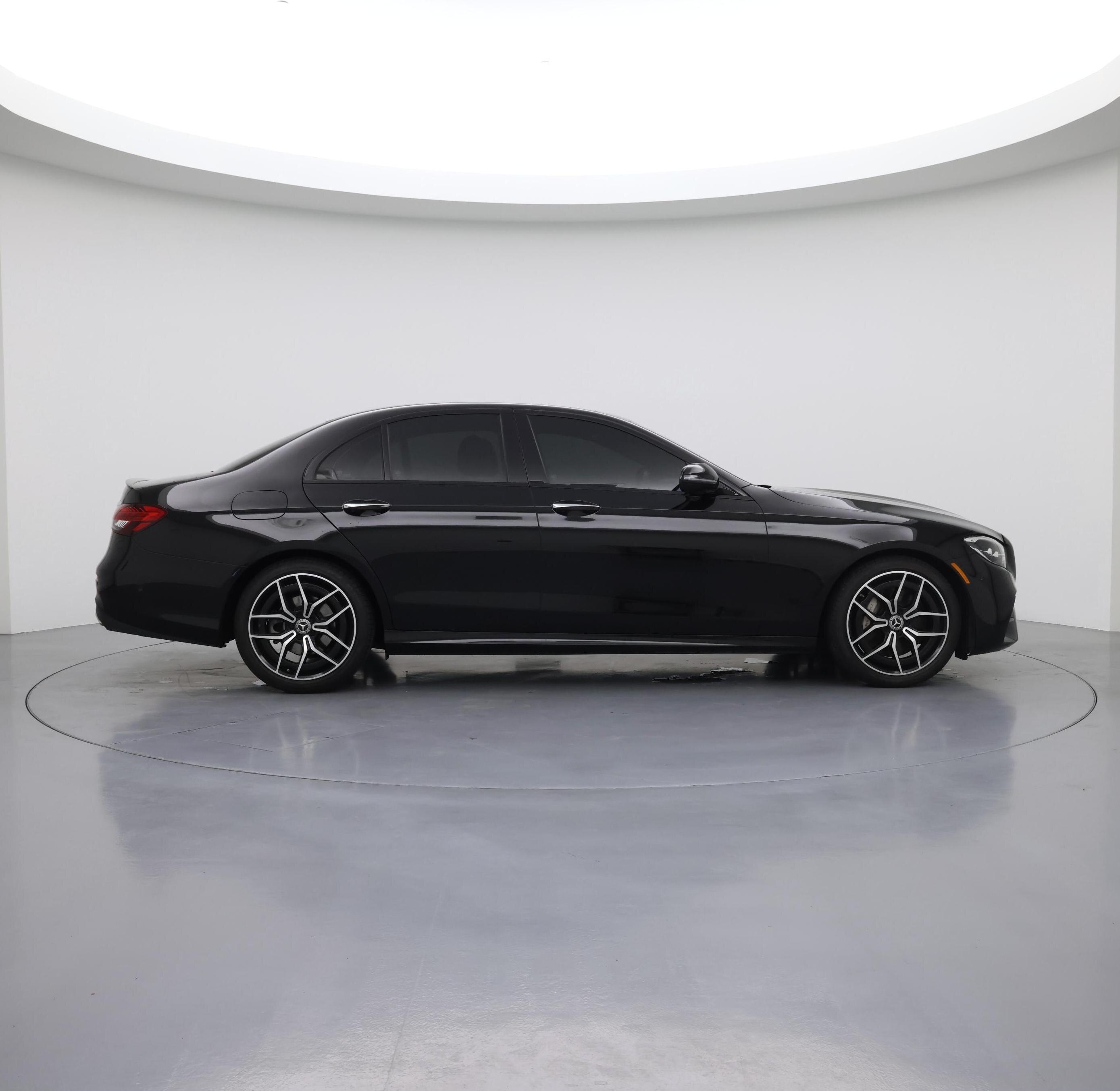 Thumbnail: 2022 Mercedes-Benz E-Class - 7