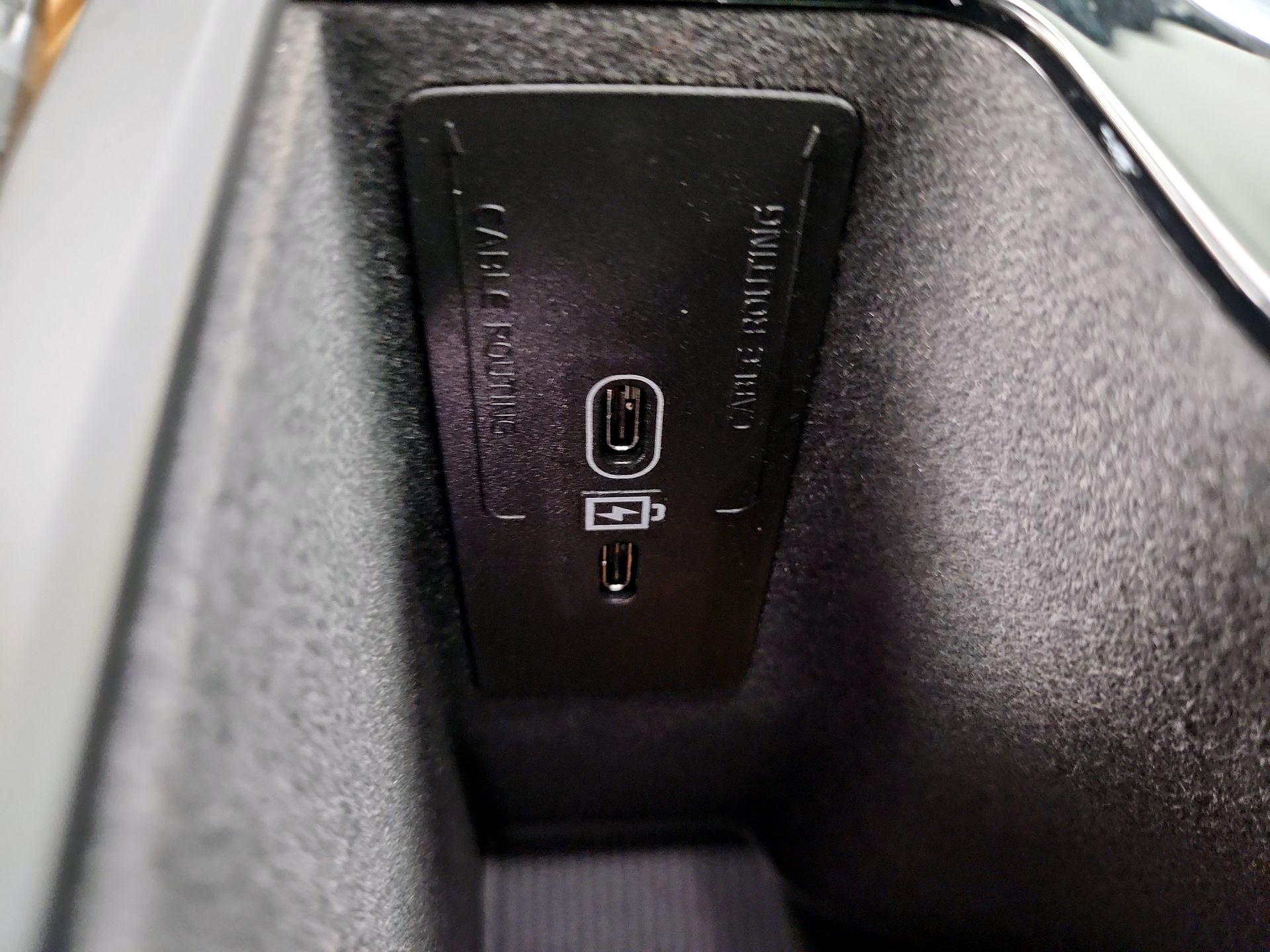 Thumbnail: 2022 Volvo S90 - 18
