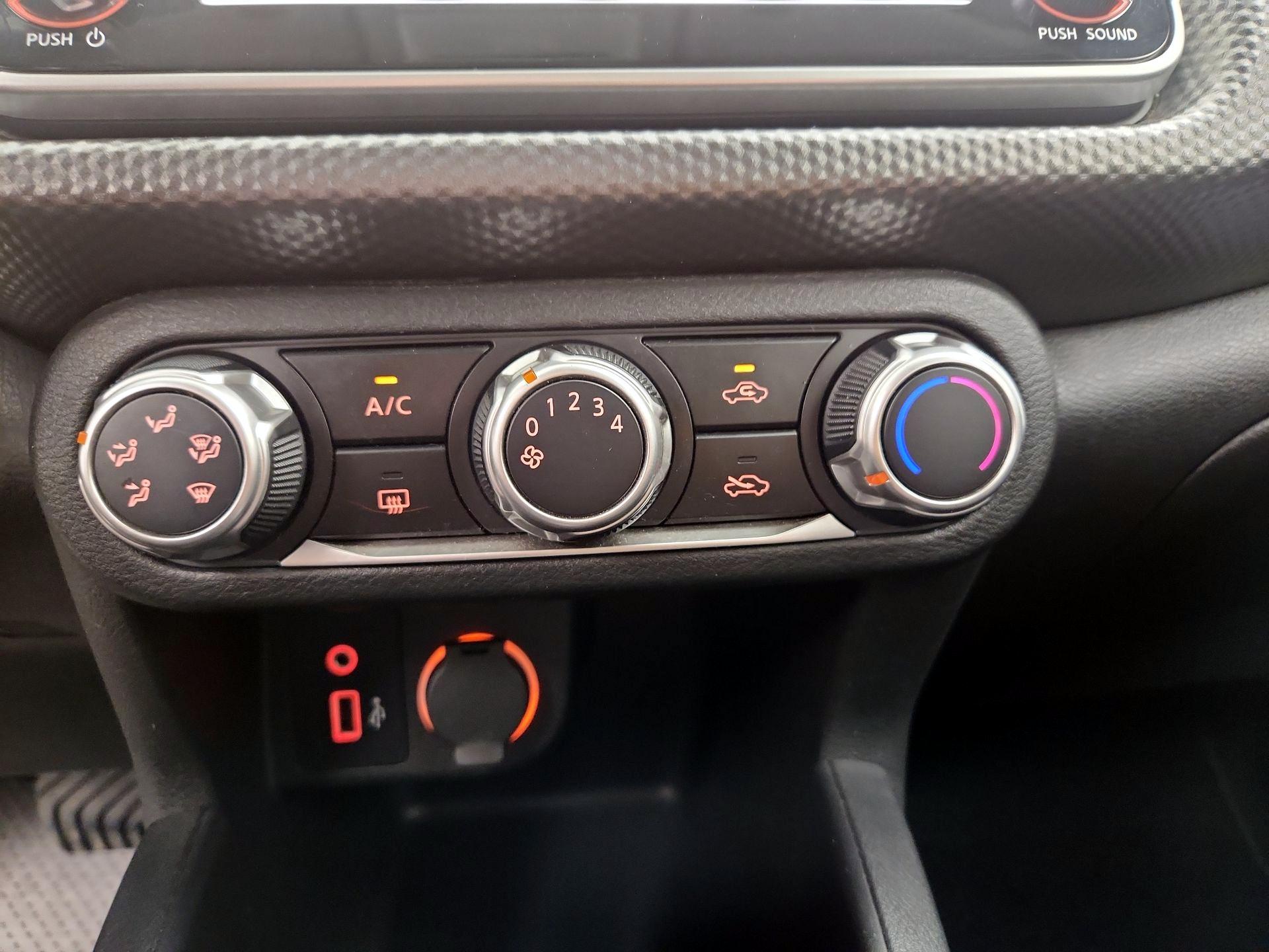Thumbnail: 2020 Nissan Kicks - 16