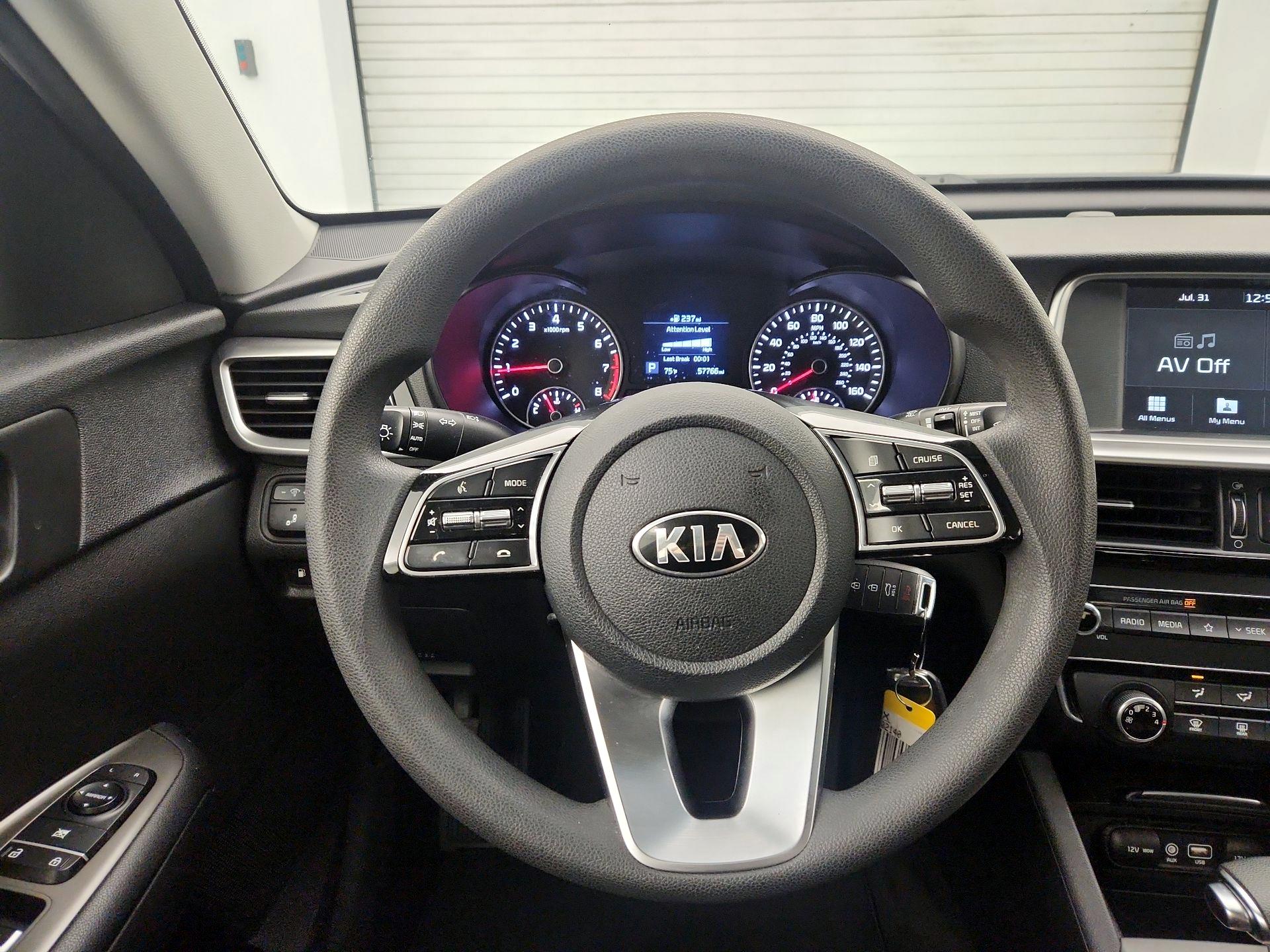 Thumbnail: 2020 Kia Optima - 10