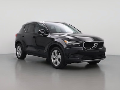 Black 2022 Volvo XC40 T5 Momentum