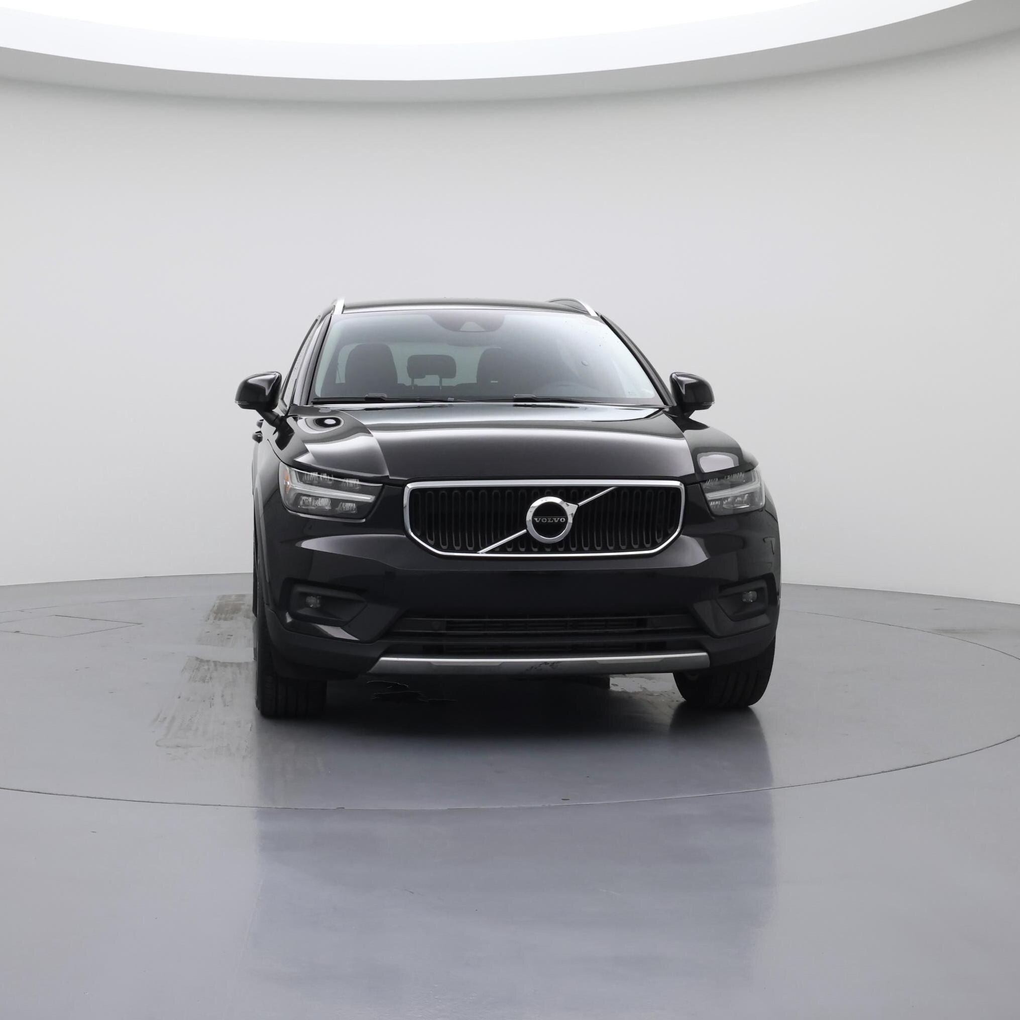 Thumbnail: 2022 Volvo XC40 - 5