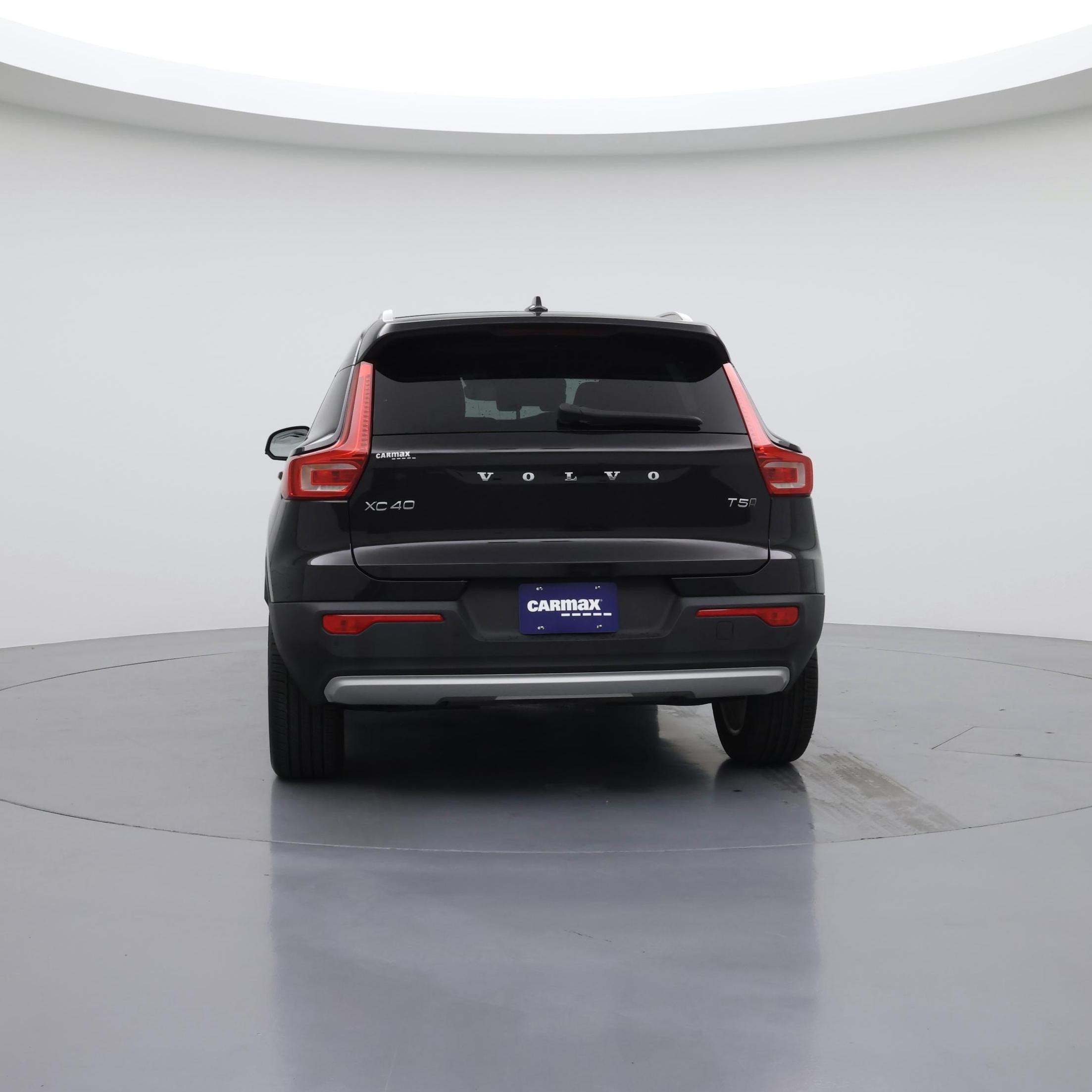 Thumbnail: 2022 Volvo XC40 - 6