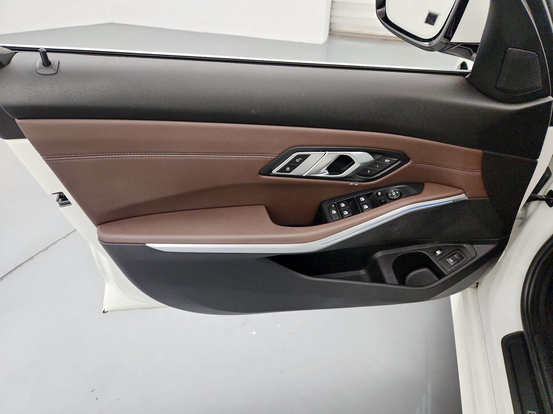 Thumbnail: 2021 BMW 3 Series - 12