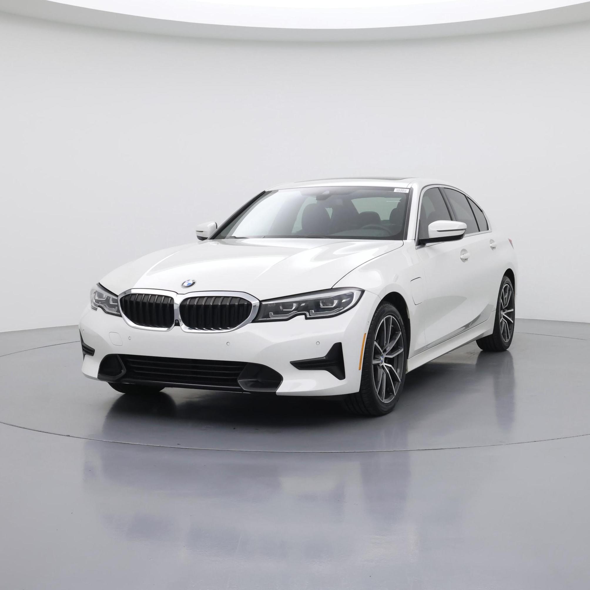 Thumbnail: 2021 BMW 3 Series - 4