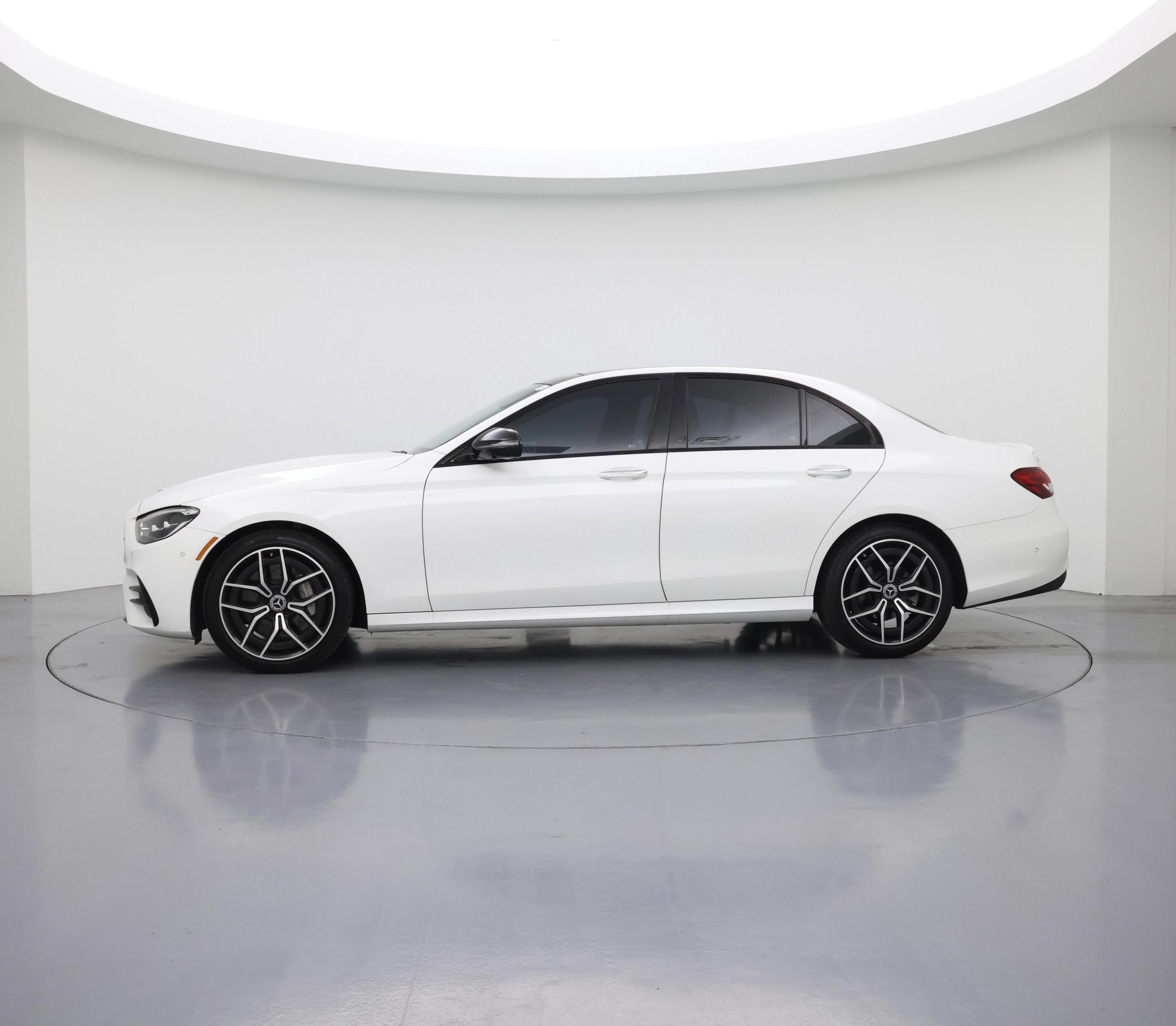Thumbnail: 2022 Mercedes-Benz E-Class - 3