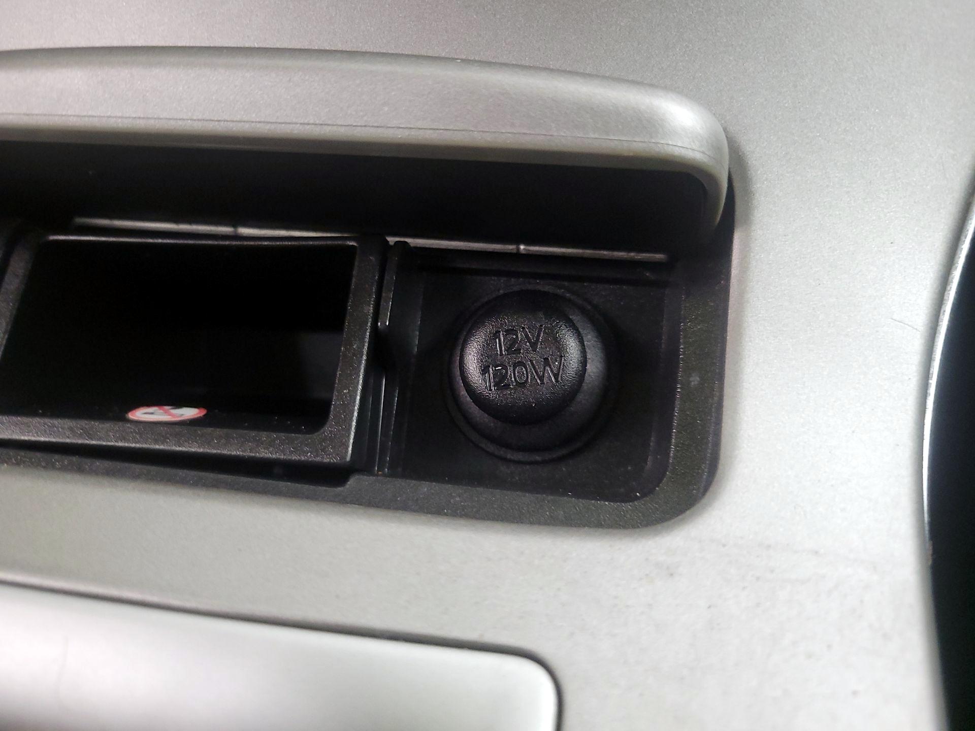Thumbnail: 2015 Nissan Sentra - 16