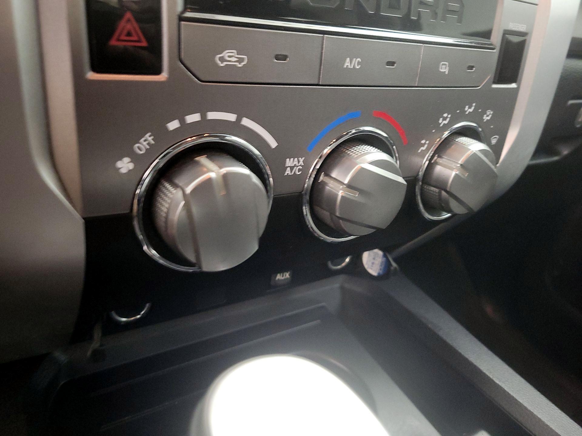 Thumbnail: 2016 Toyota Tundra - 14