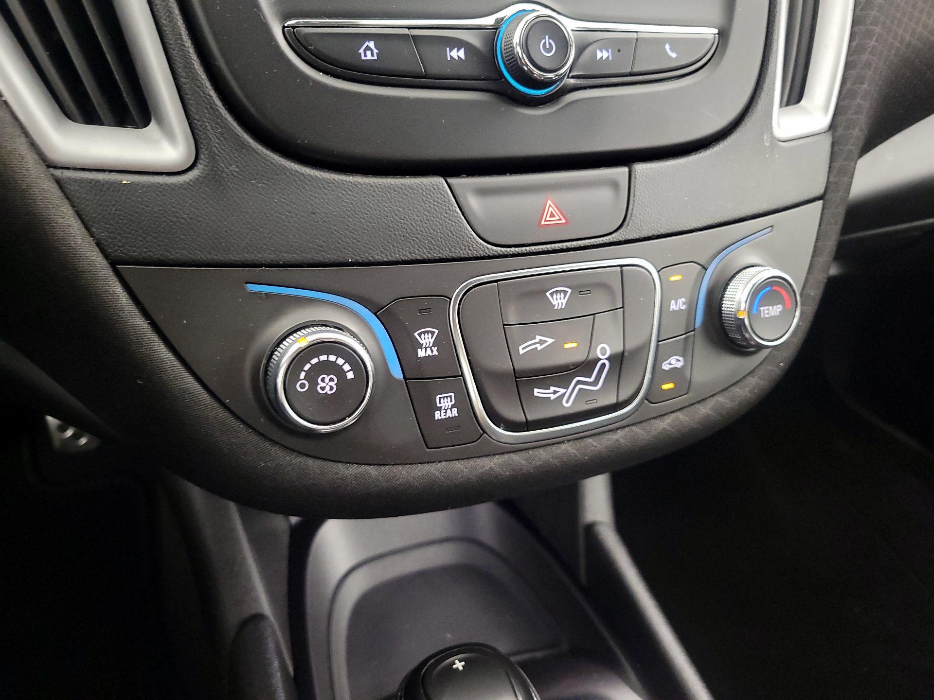 Thumbnail: 2016 Chevrolet Malibu - 14
