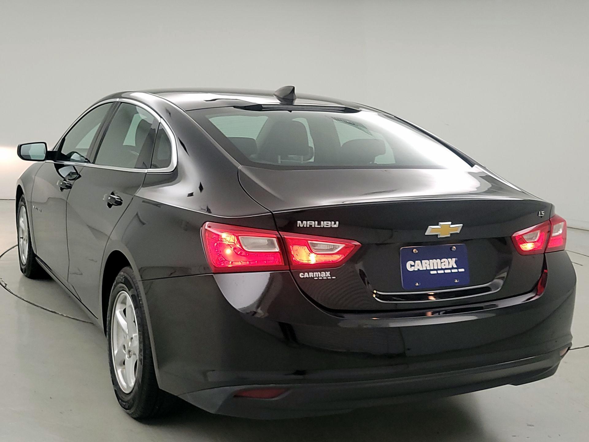 Thumbnail: 2016 Chevrolet Malibu - 7