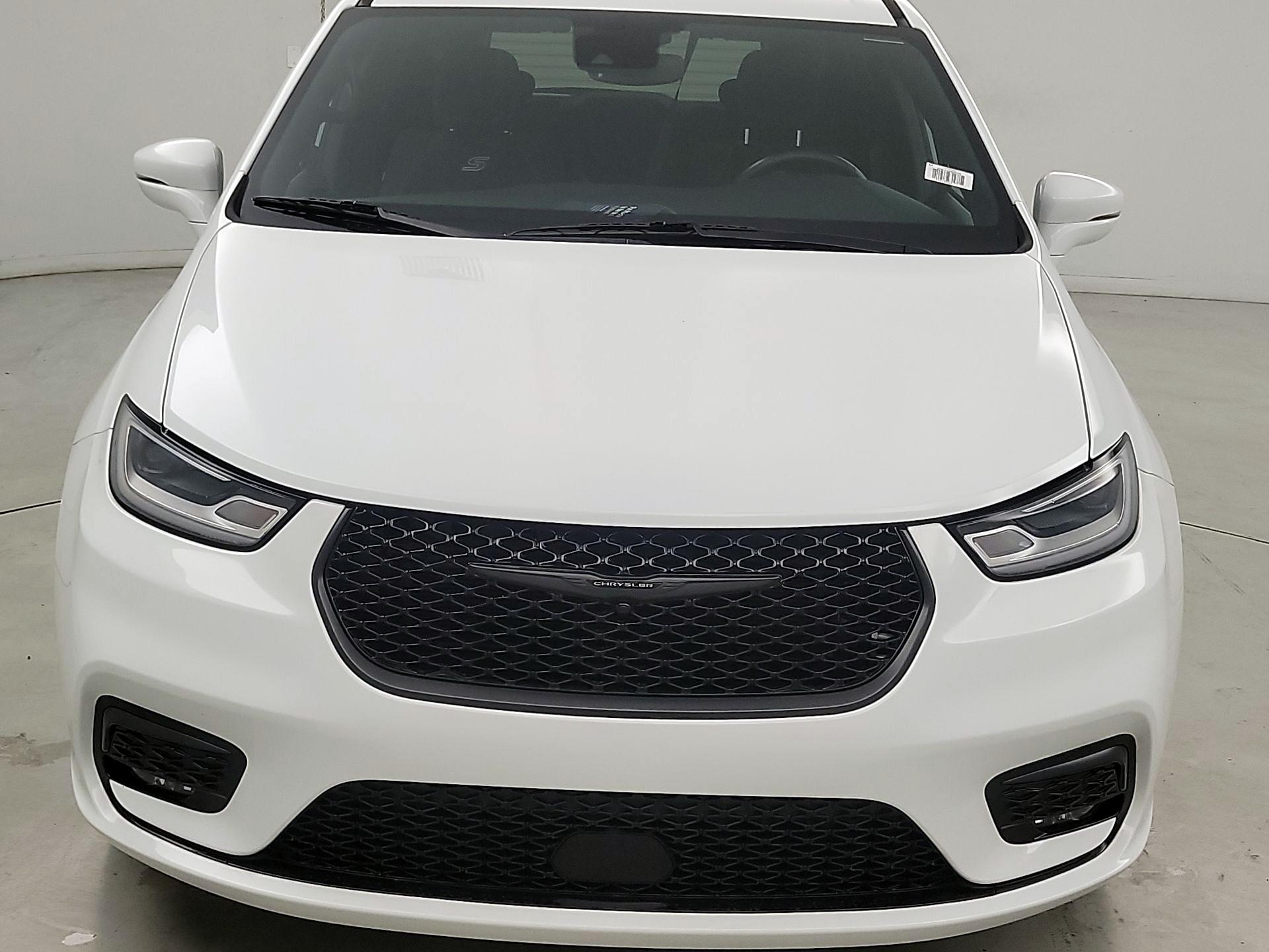 Thumbnail: 2021 Chrysler Pacifica - 2