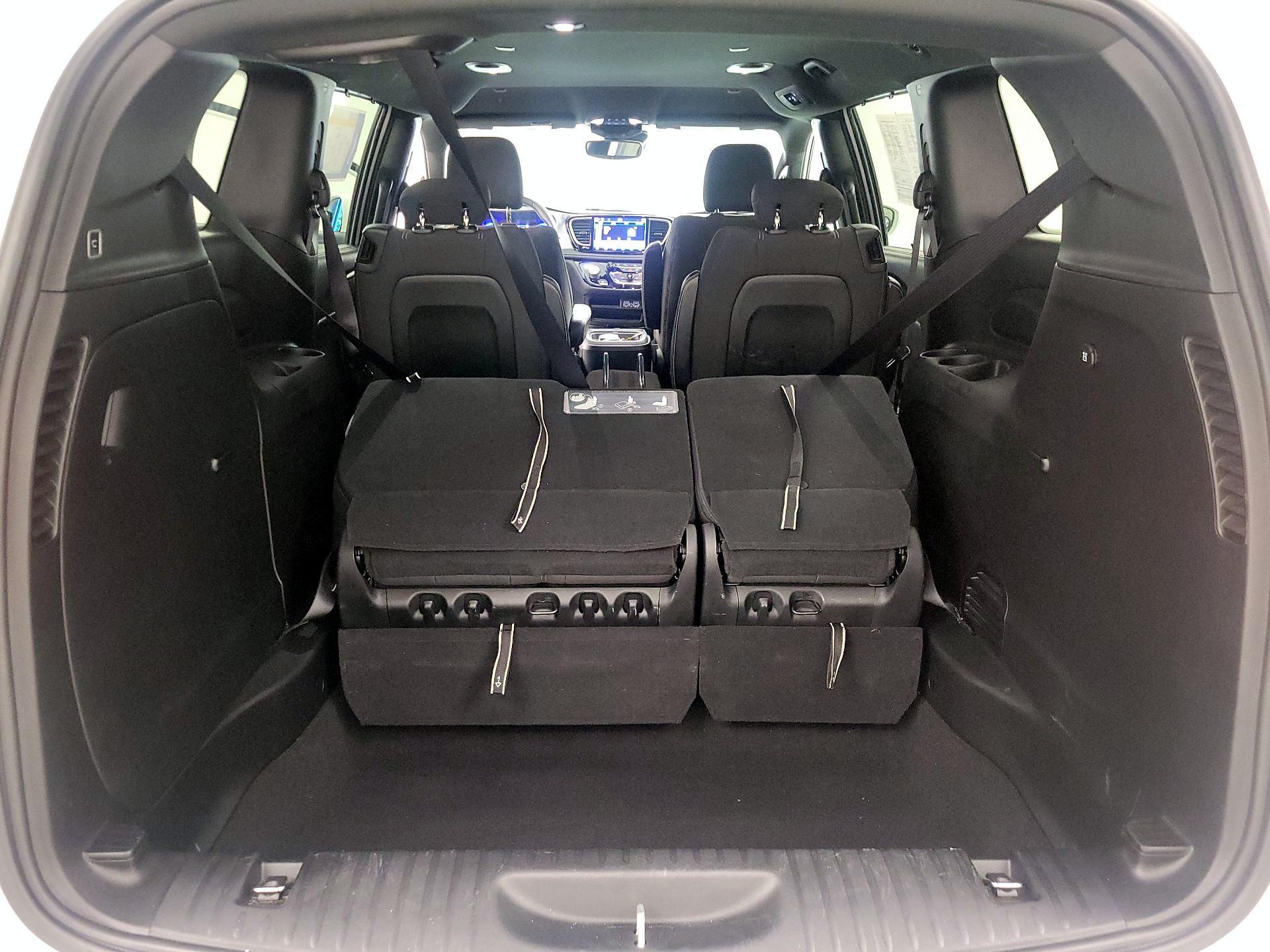 Thumbnail: 2021 Chrysler Pacifica - 19