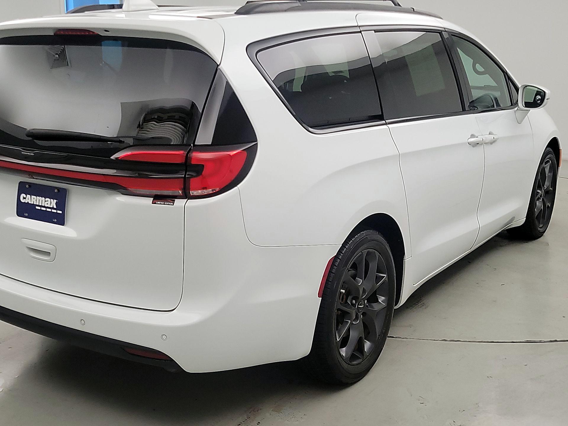 Thumbnail: 2021 Chrysler Pacifica - 5
