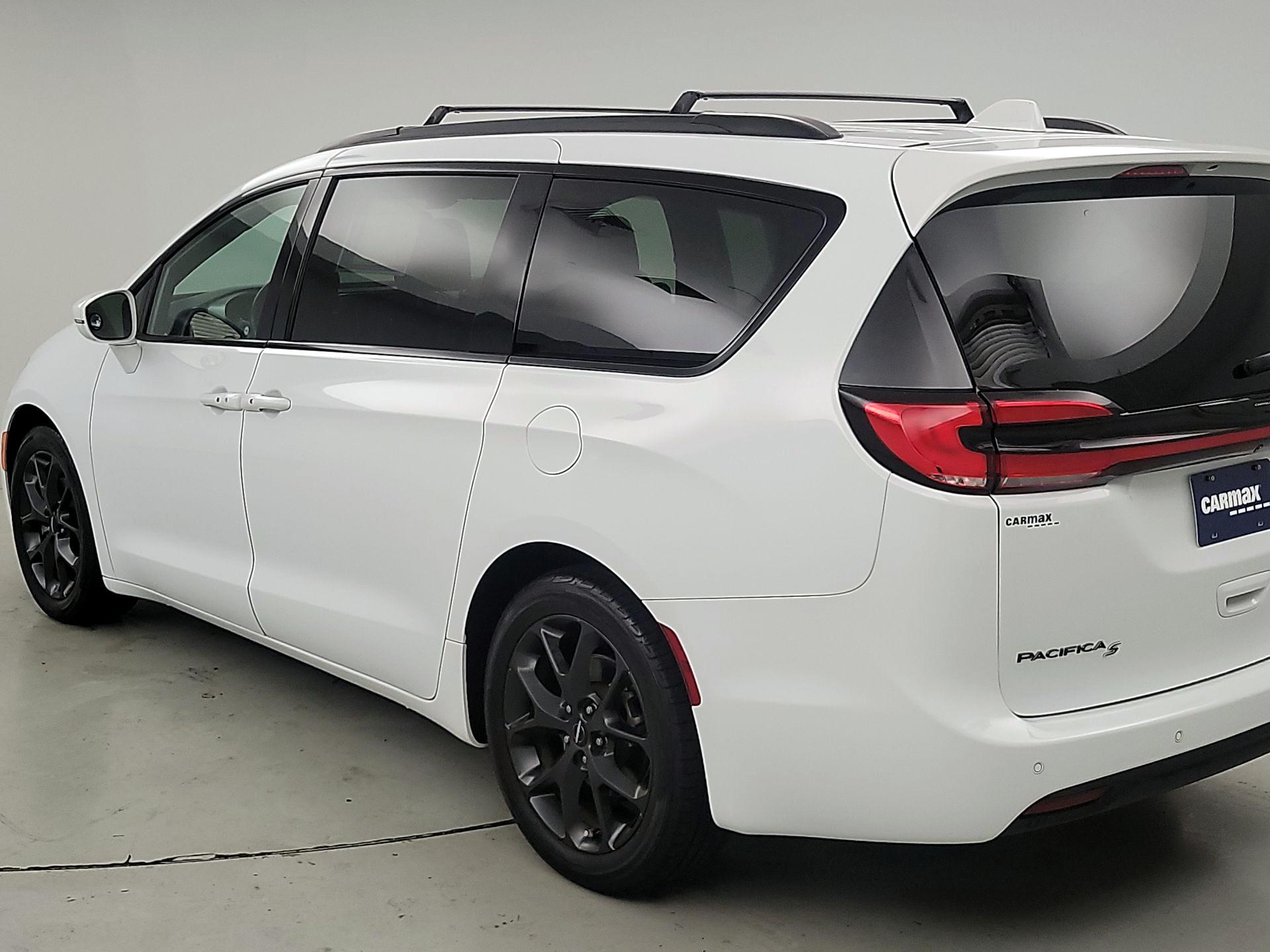 Thumbnail: 2021 Chrysler Pacifica - 7