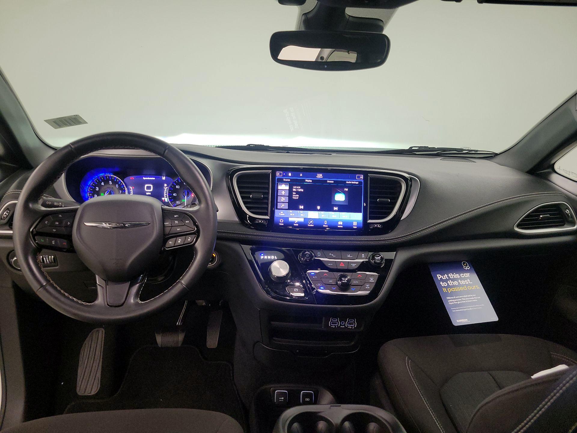 Thumbnail: 2021 Chrysler Pacifica - 8