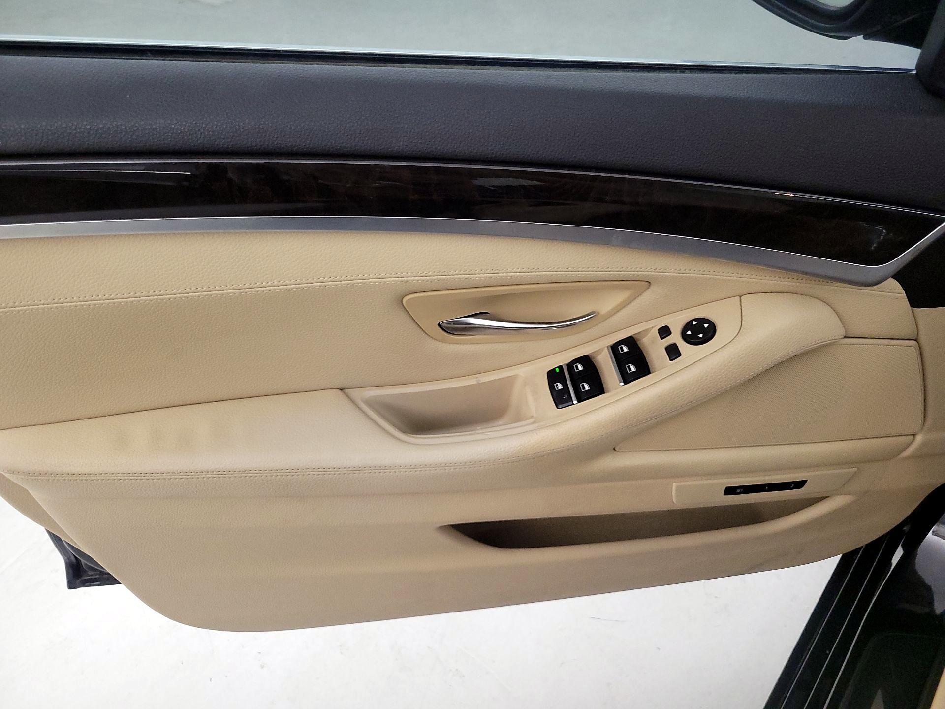 Thumbnail: 2015 BMW 5 Series - 10