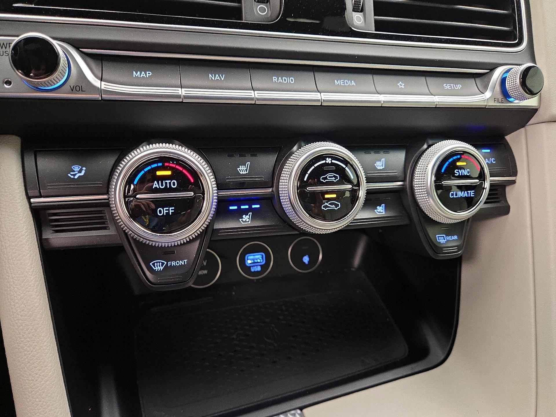 Thumbnail: 2023 Genesis G70 - 17