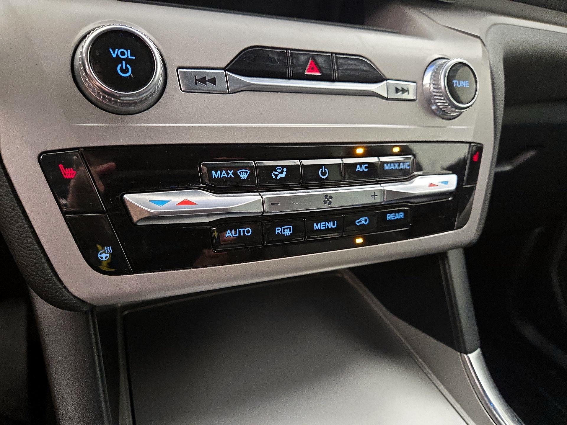 Thumbnail: 2023 Ford Explorer - 16