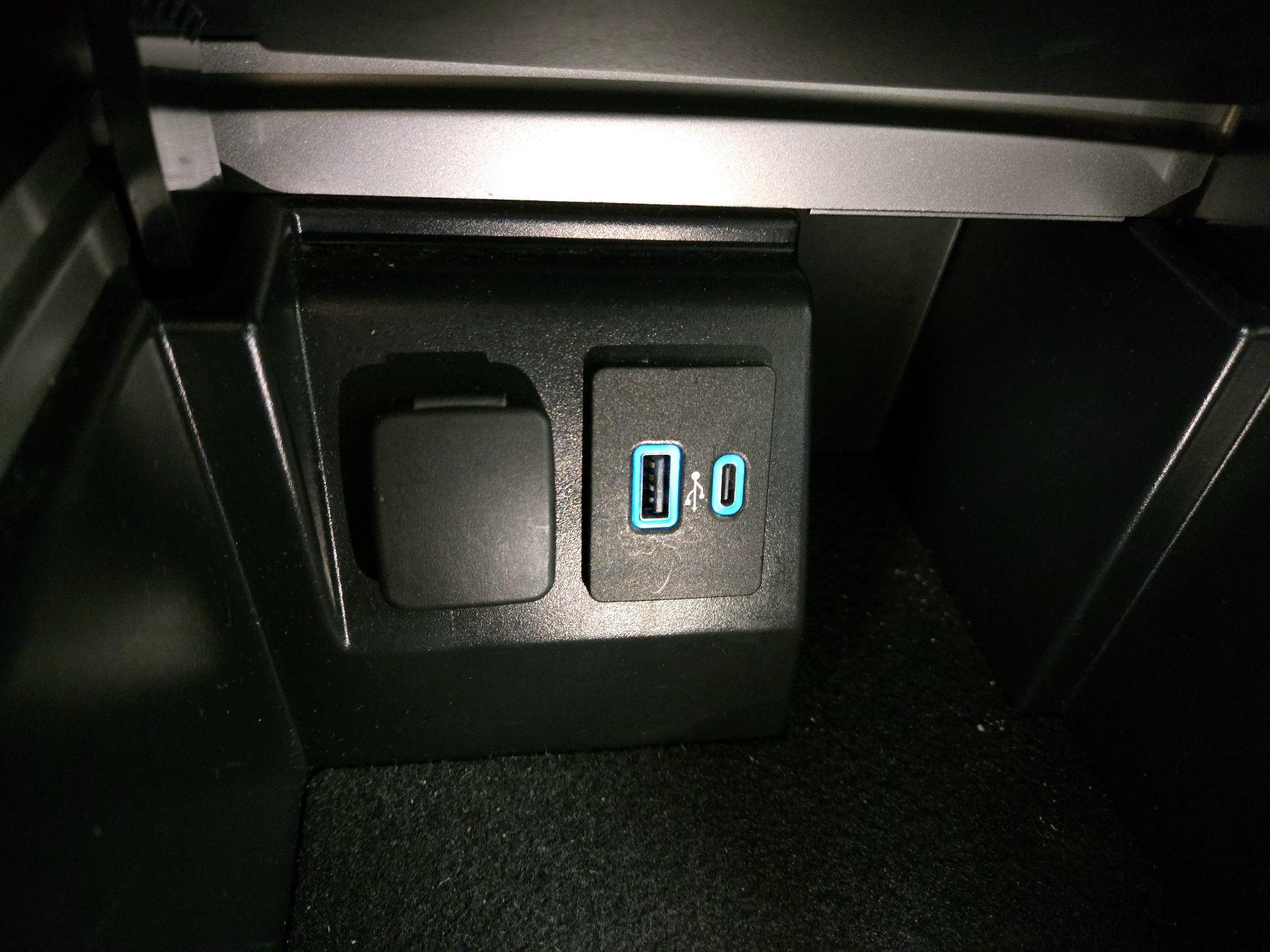 Thumbnail: 2023 Ford Explorer - 18