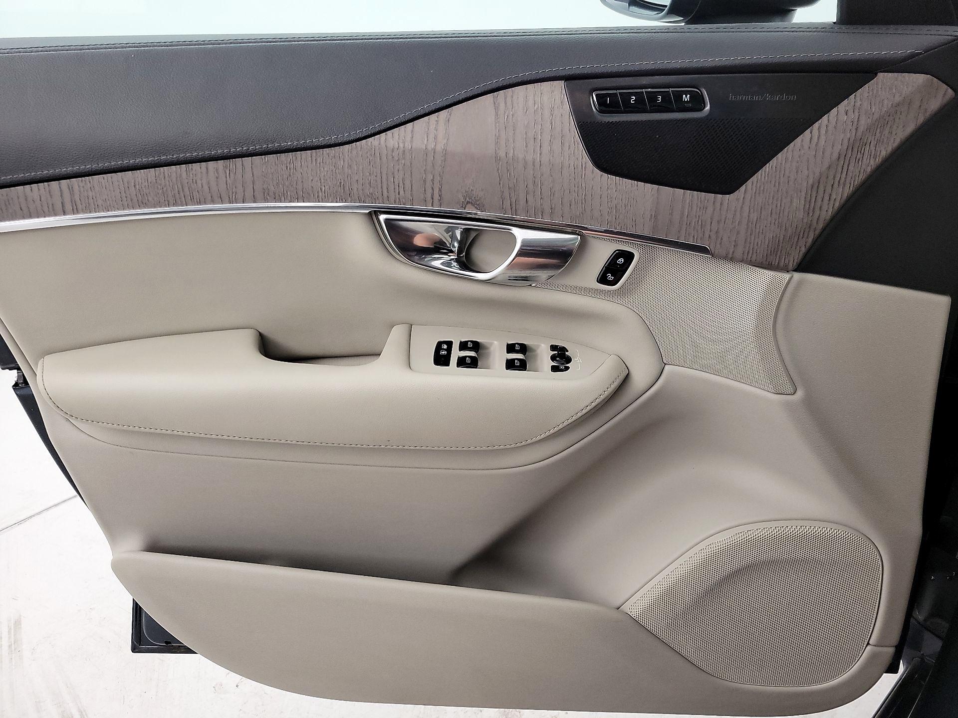 Thumbnail: 2022 Volvo XC90 - 12