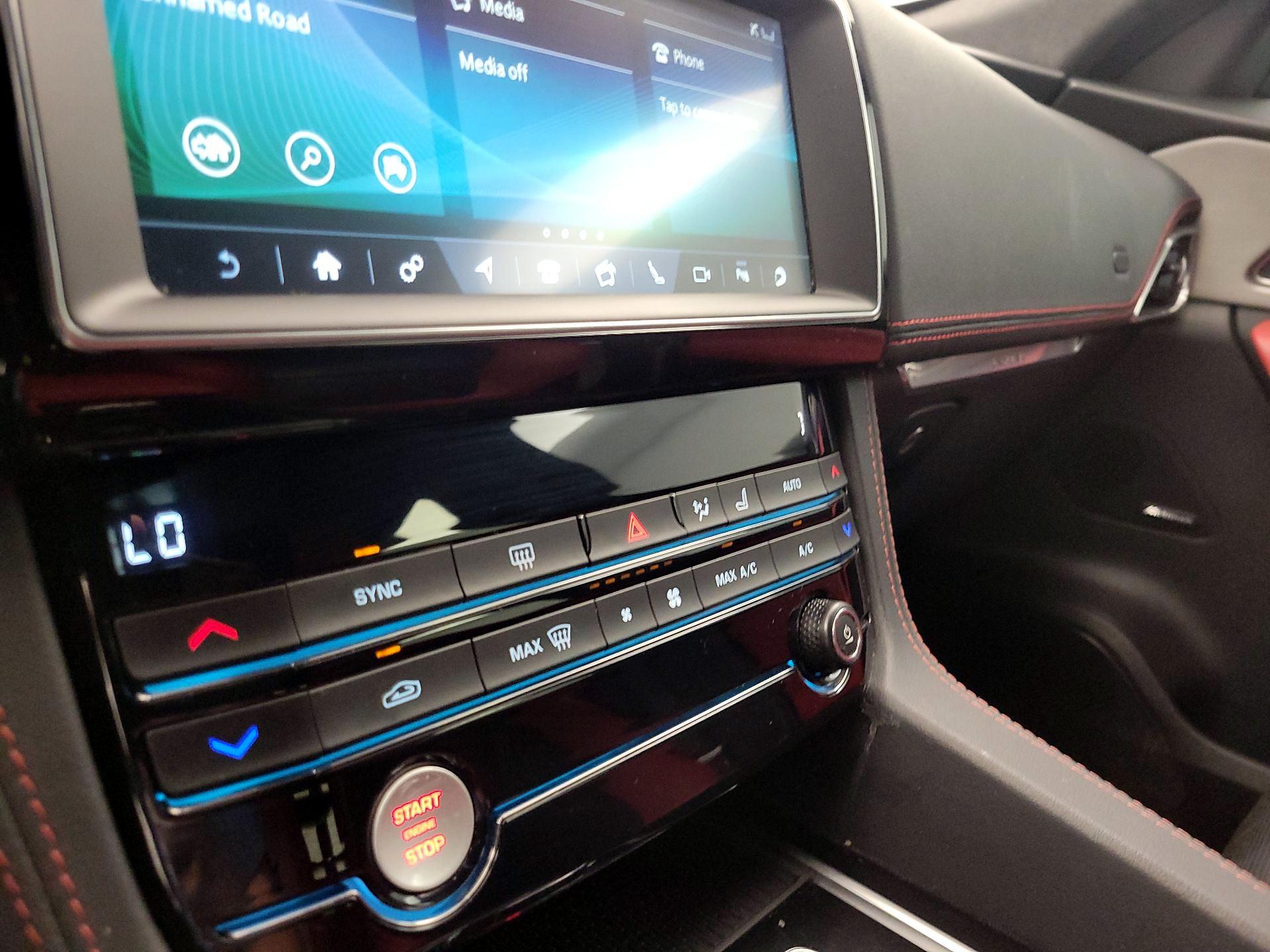 Thumbnail: 2020 Jaguar F-Pace - 16