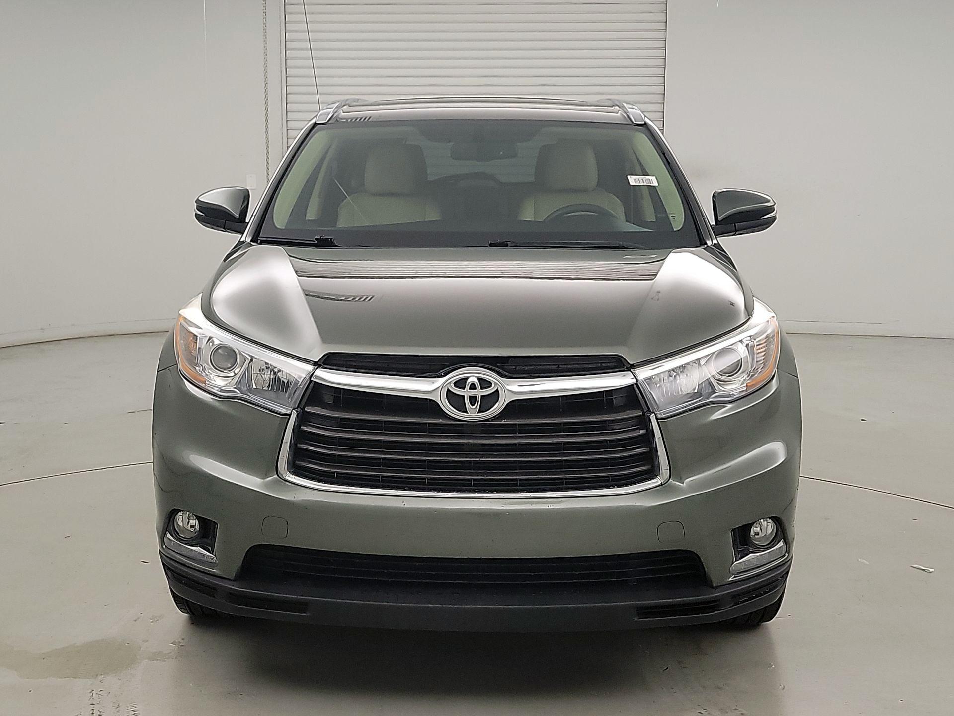 Thumbnail: 2016 Toyota Highlander - 2