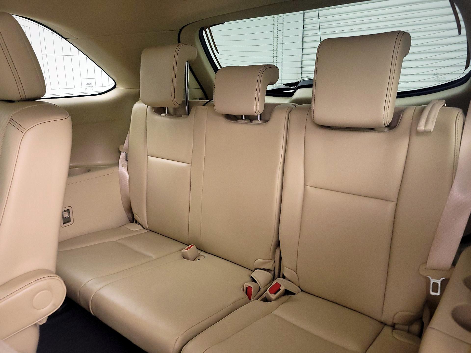 Thumbnail: 2016 Toyota Highlander - 19