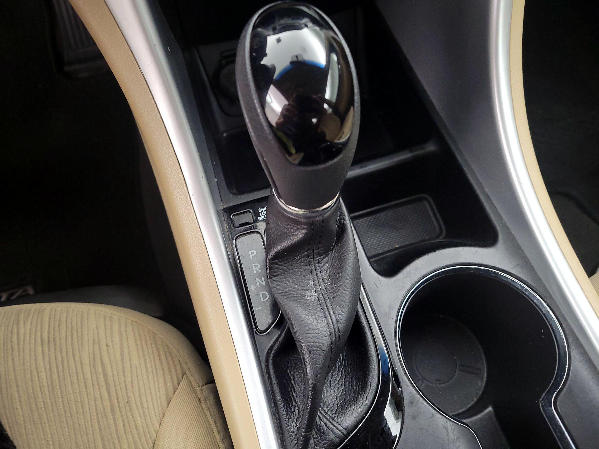 Thumbnail: 2014 Hyundai Sonata - 17