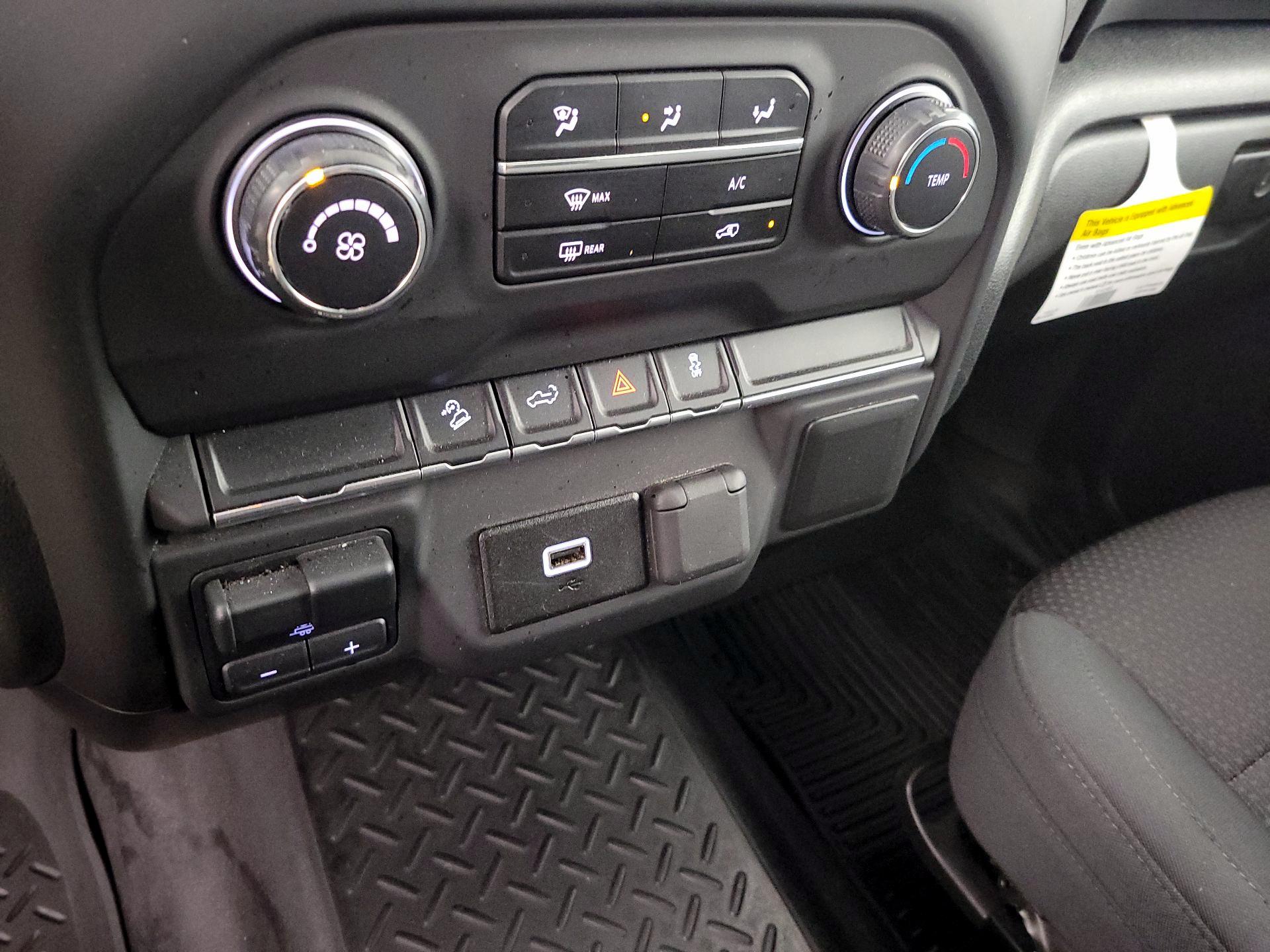 Thumbnail: 2019 Chevrolet Silverado 1500 - 14
