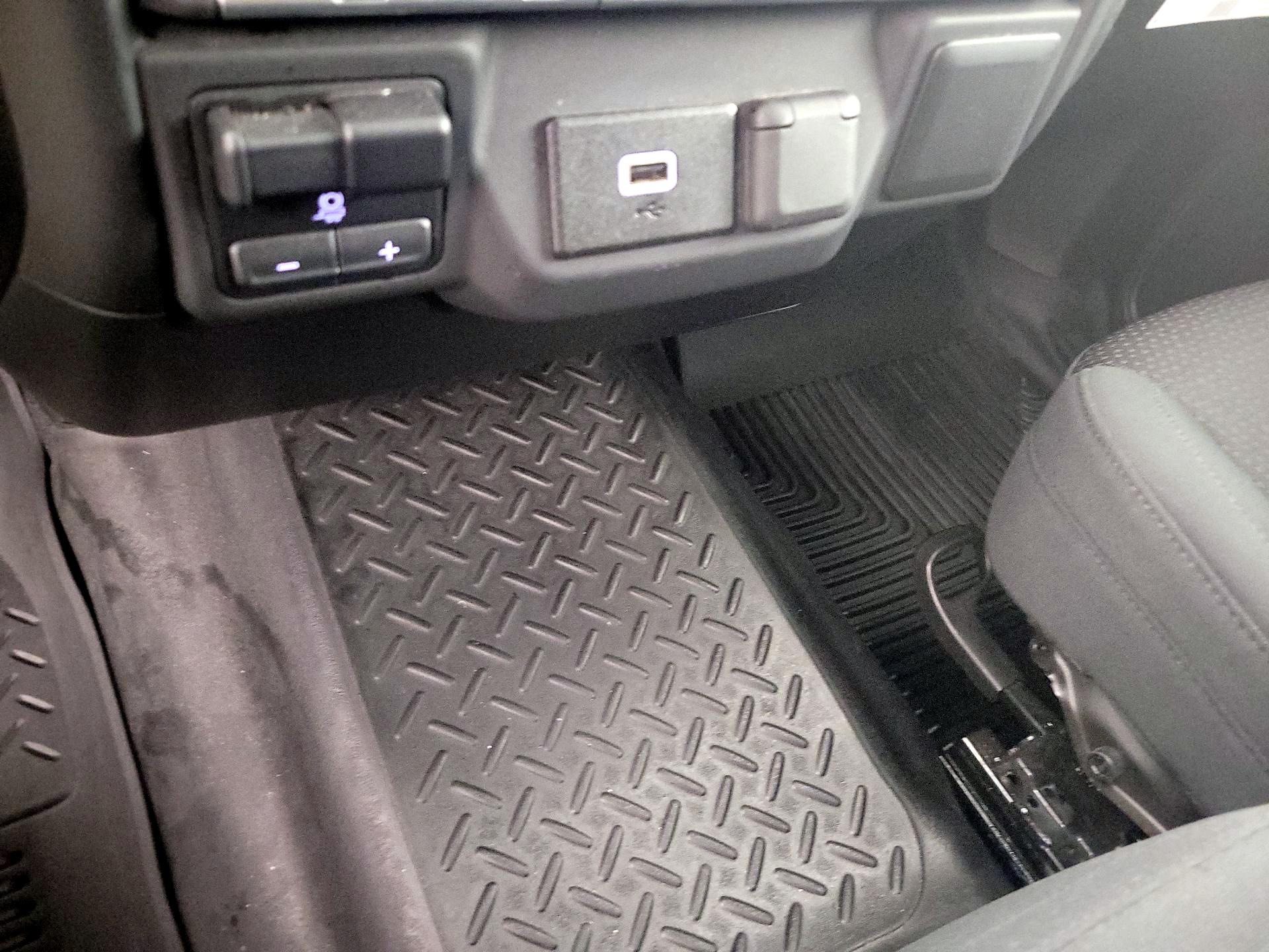Thumbnail: 2019 Chevrolet Silverado 1500 - 16