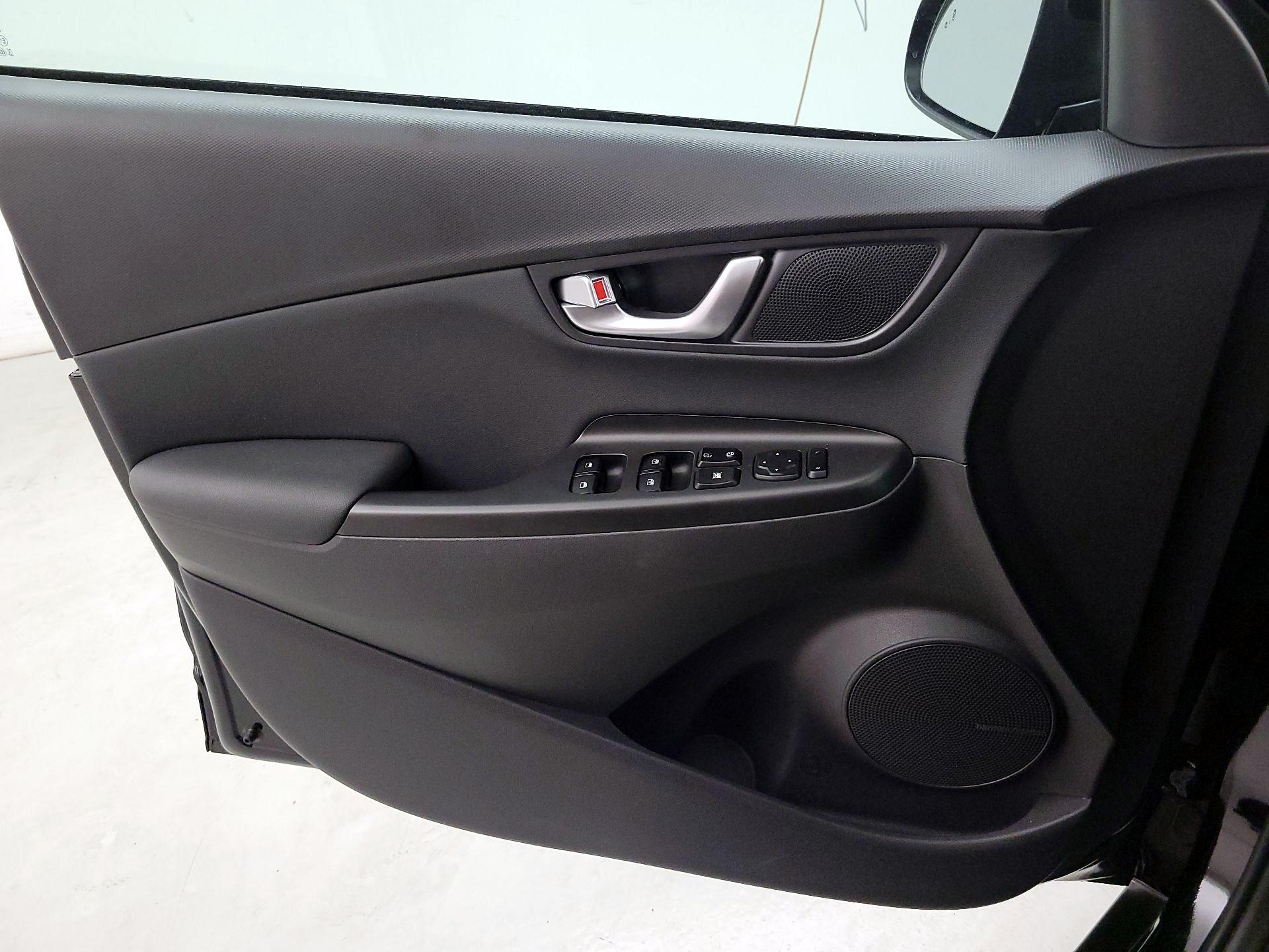 Thumbnail: 2023 Hyundai Kona - 10