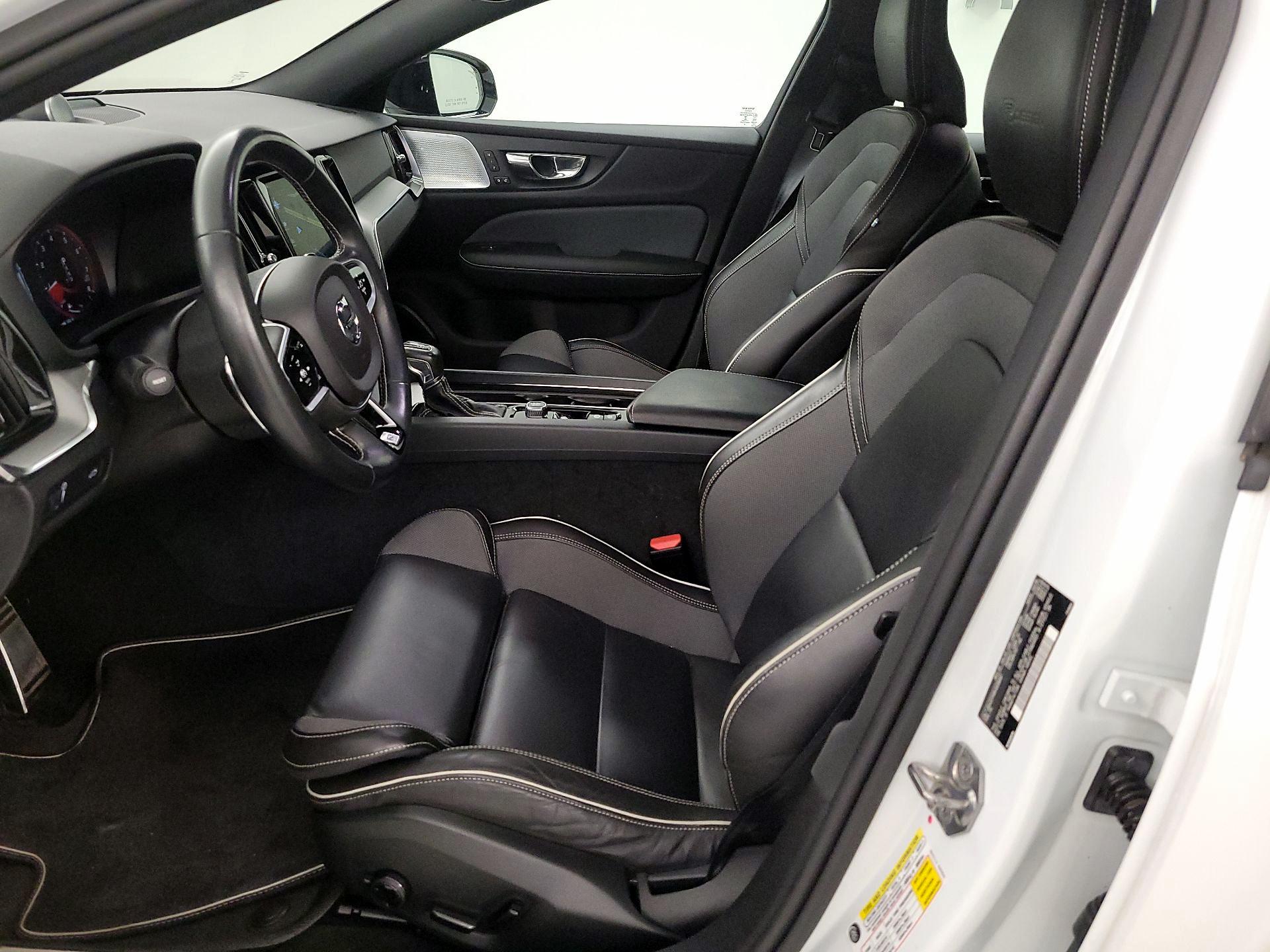 Thumbnail: 2019 Volvo S60 - 9