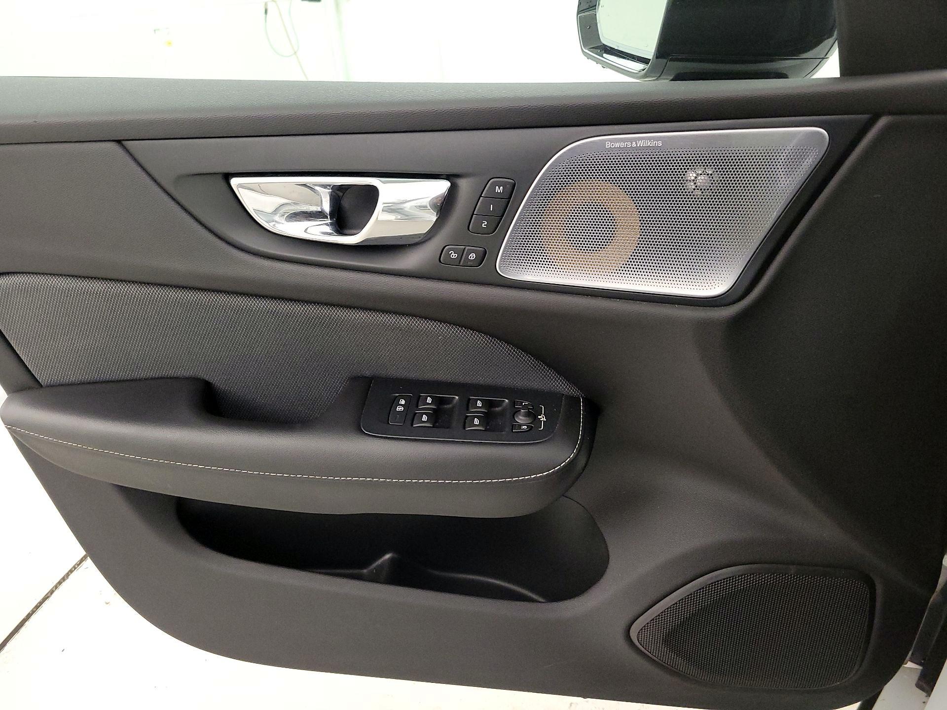 Thumbnail: 2019 Volvo S60 - 10