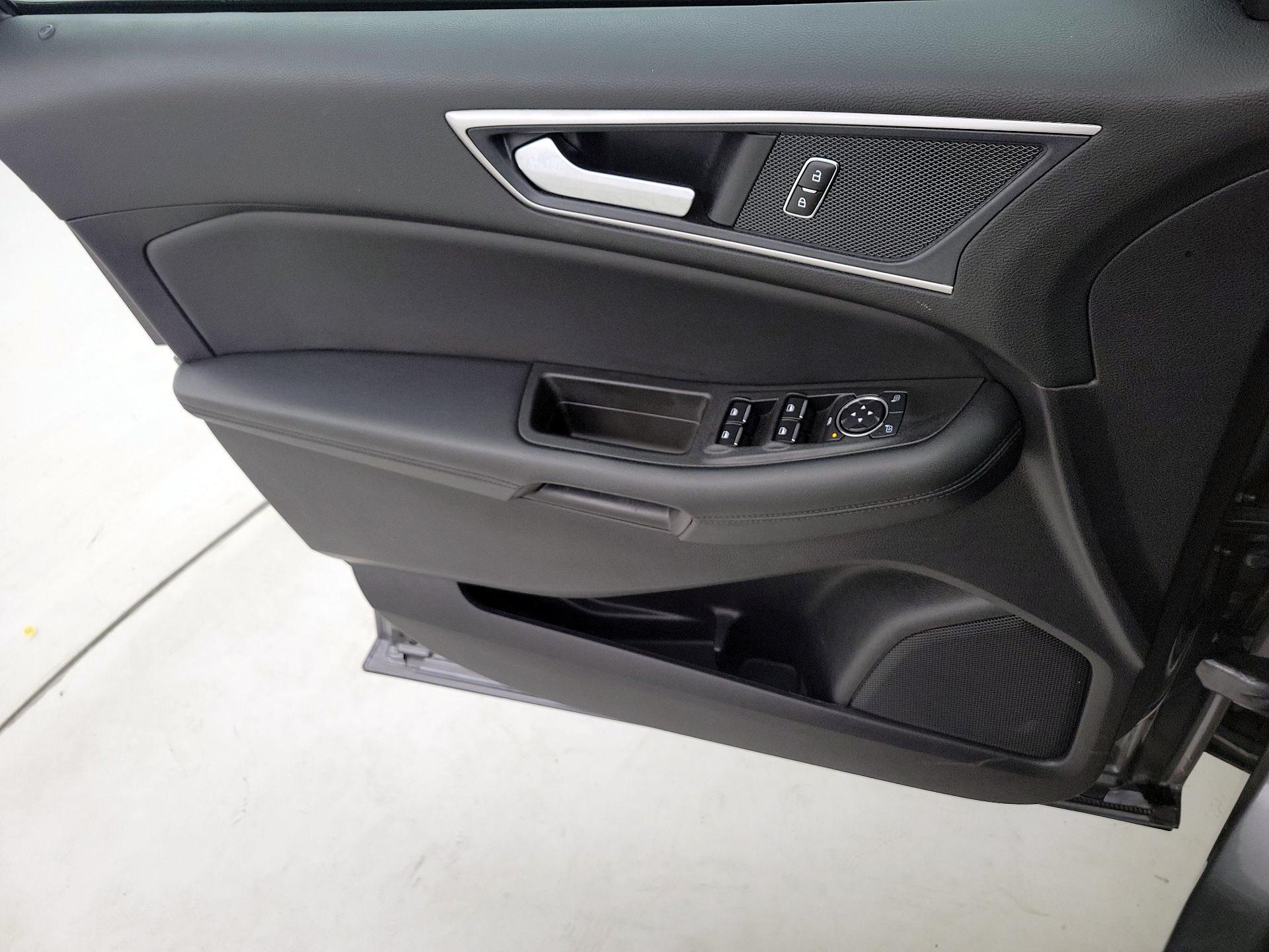 Thumbnail: 2021 Ford Edge - 12