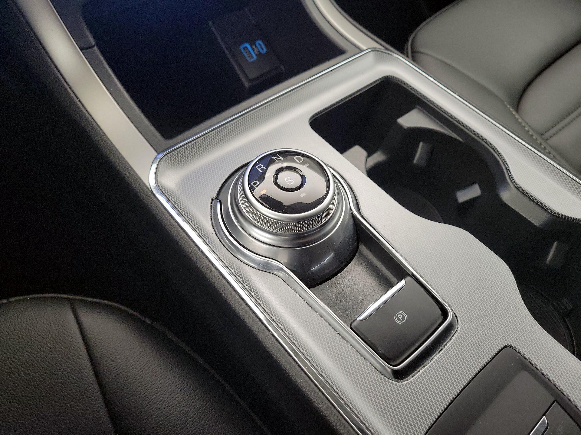 Thumbnail: 2021 Ford Edge - 17