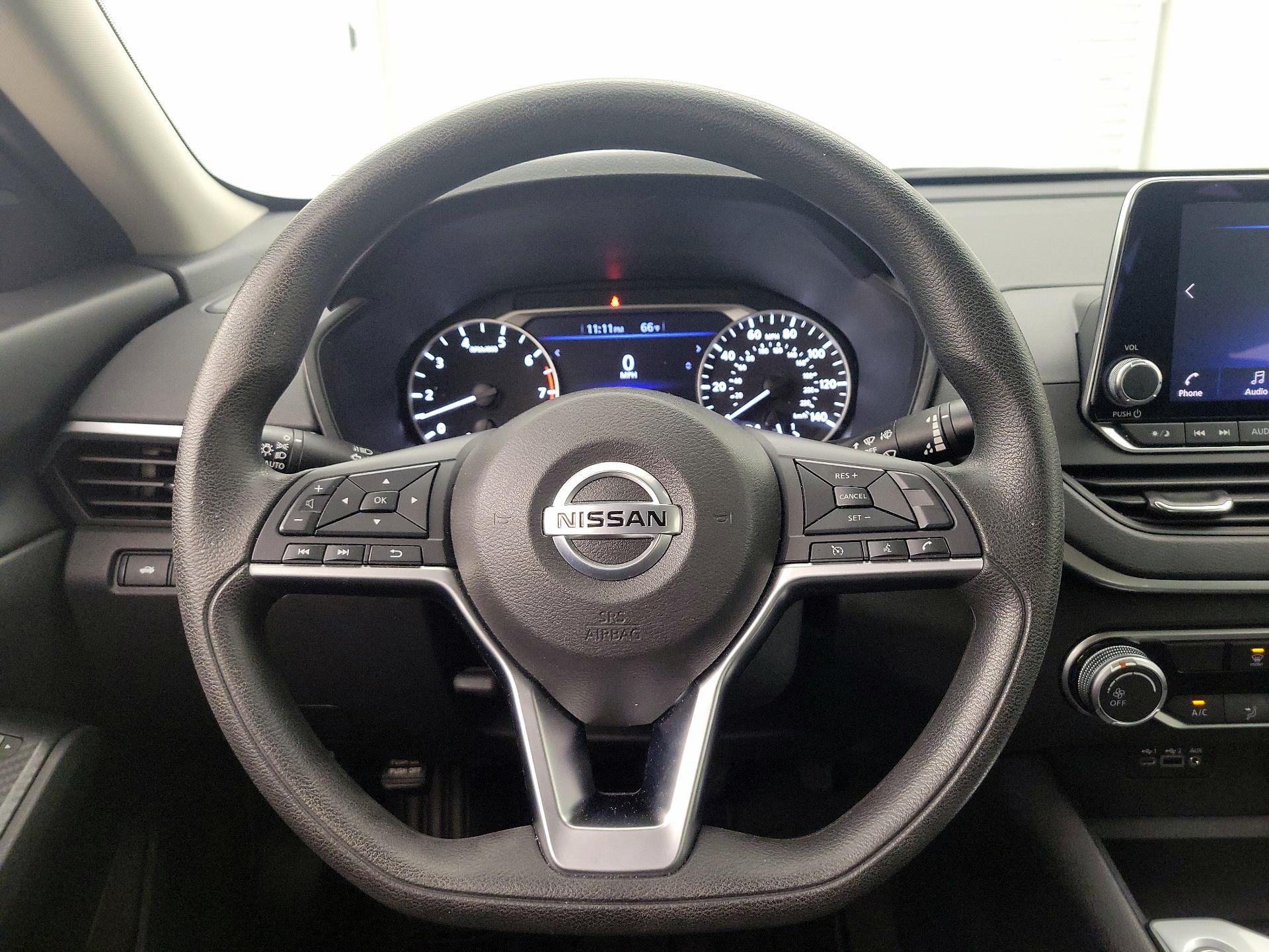 Thumbnail: 2022 Nissan Altima - 10