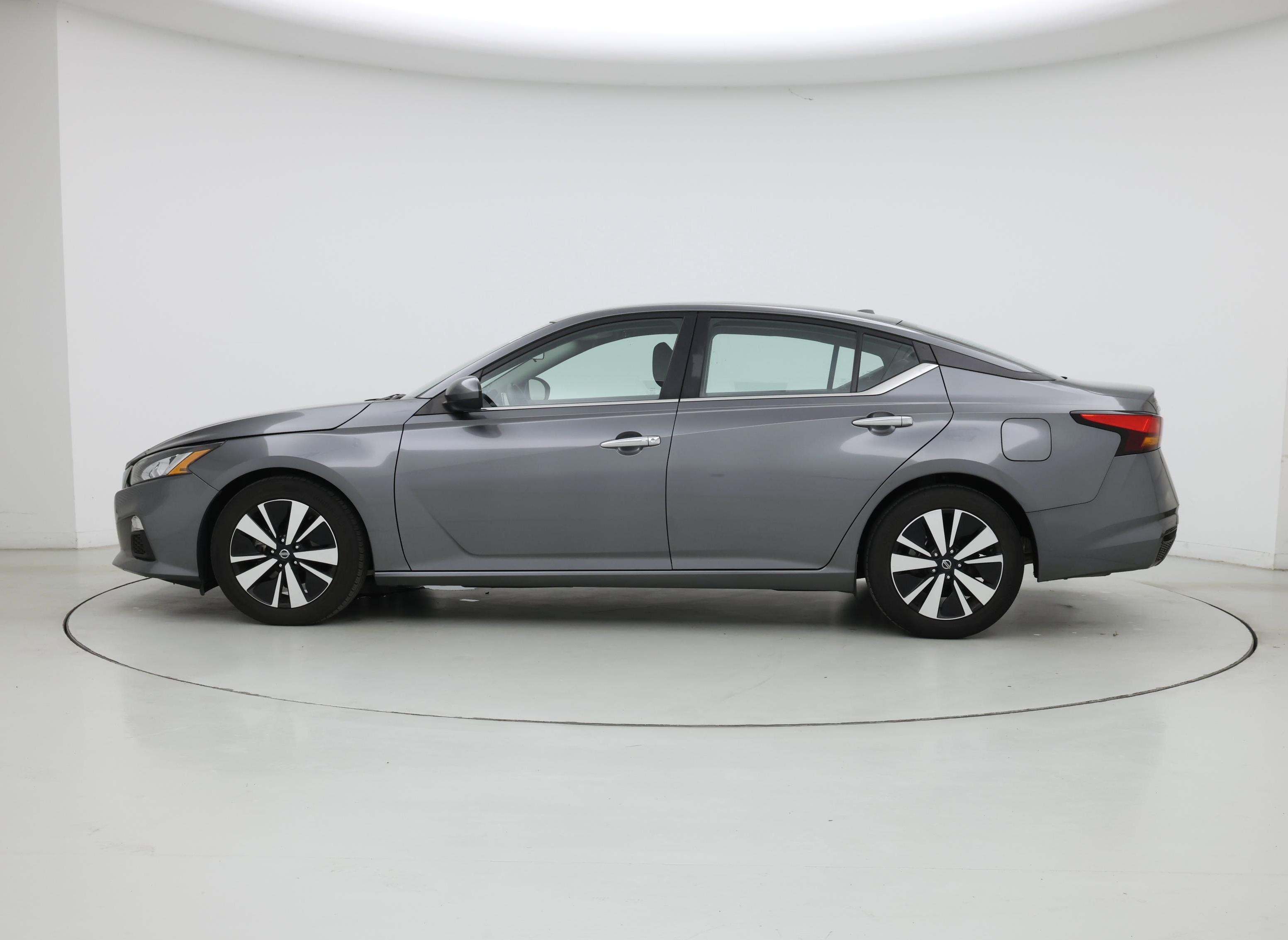 Thumbnail: 2022 Nissan Altima - 3