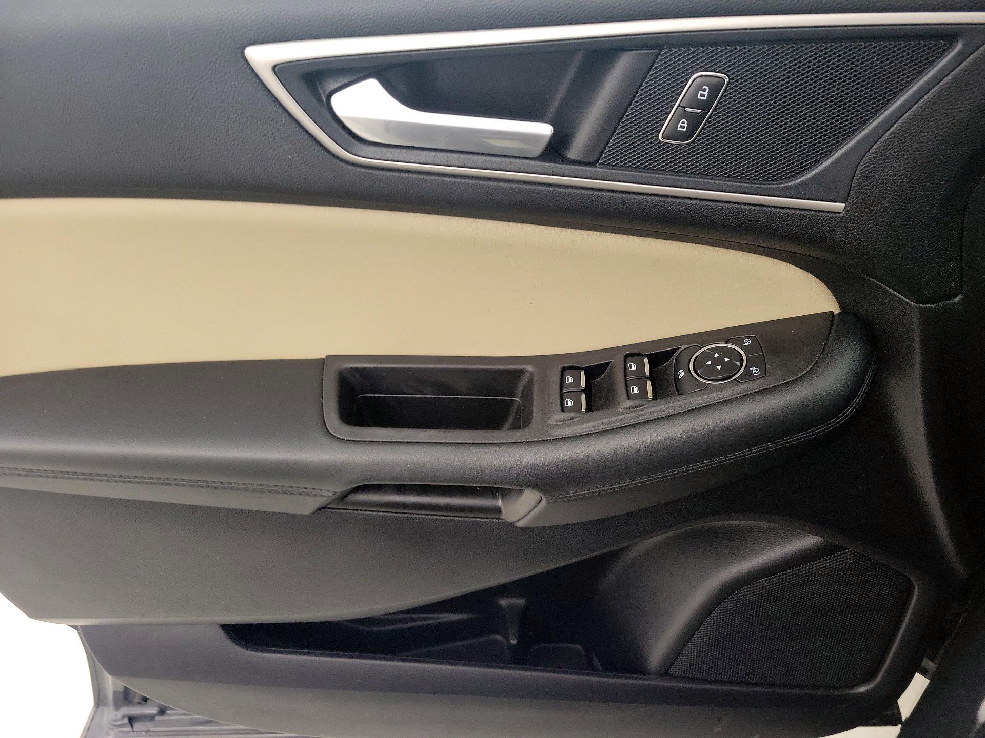 Thumbnail: 2021 Ford Edge - 12