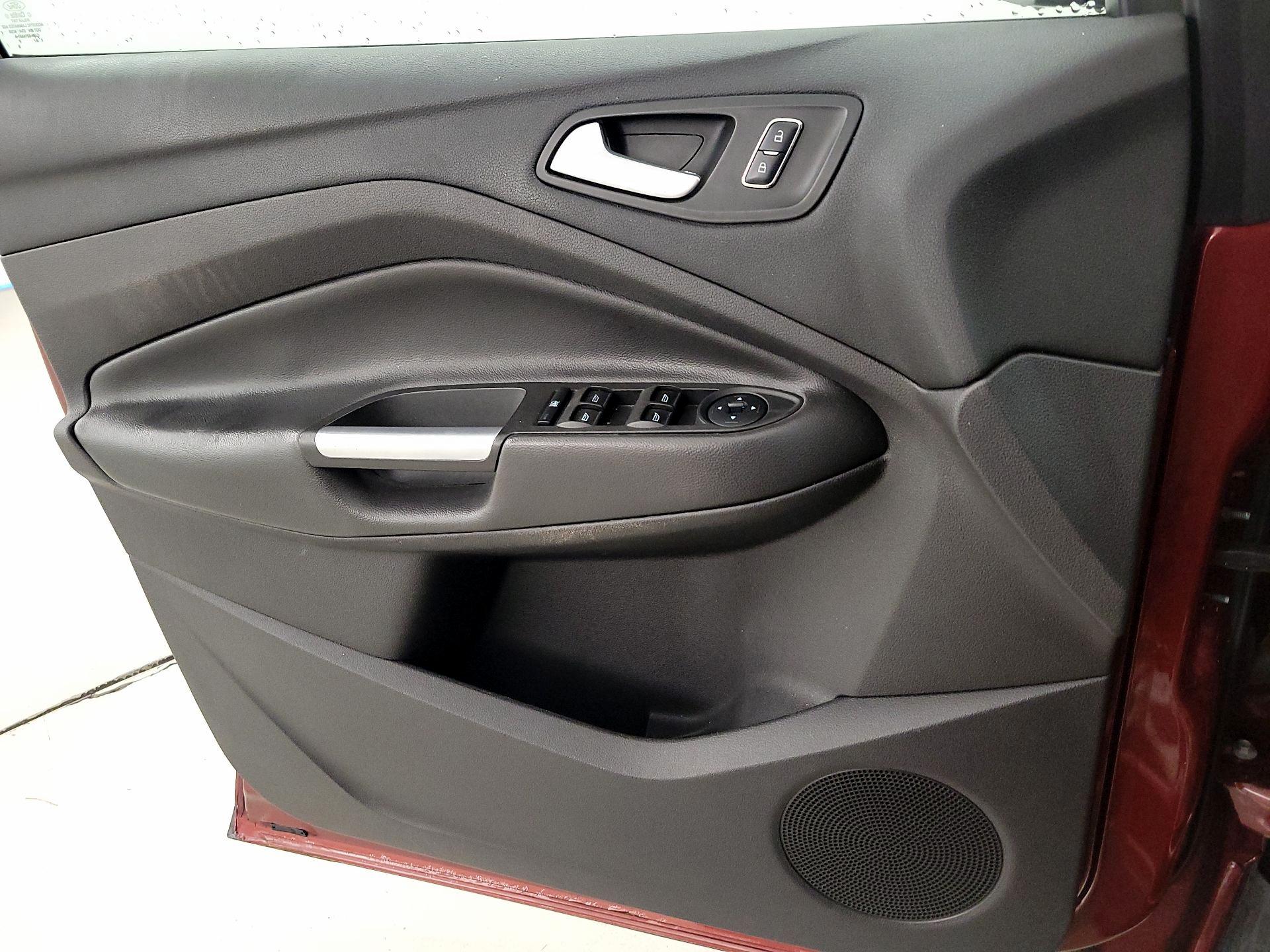 Thumbnail: 2015 Ford Escape - 10