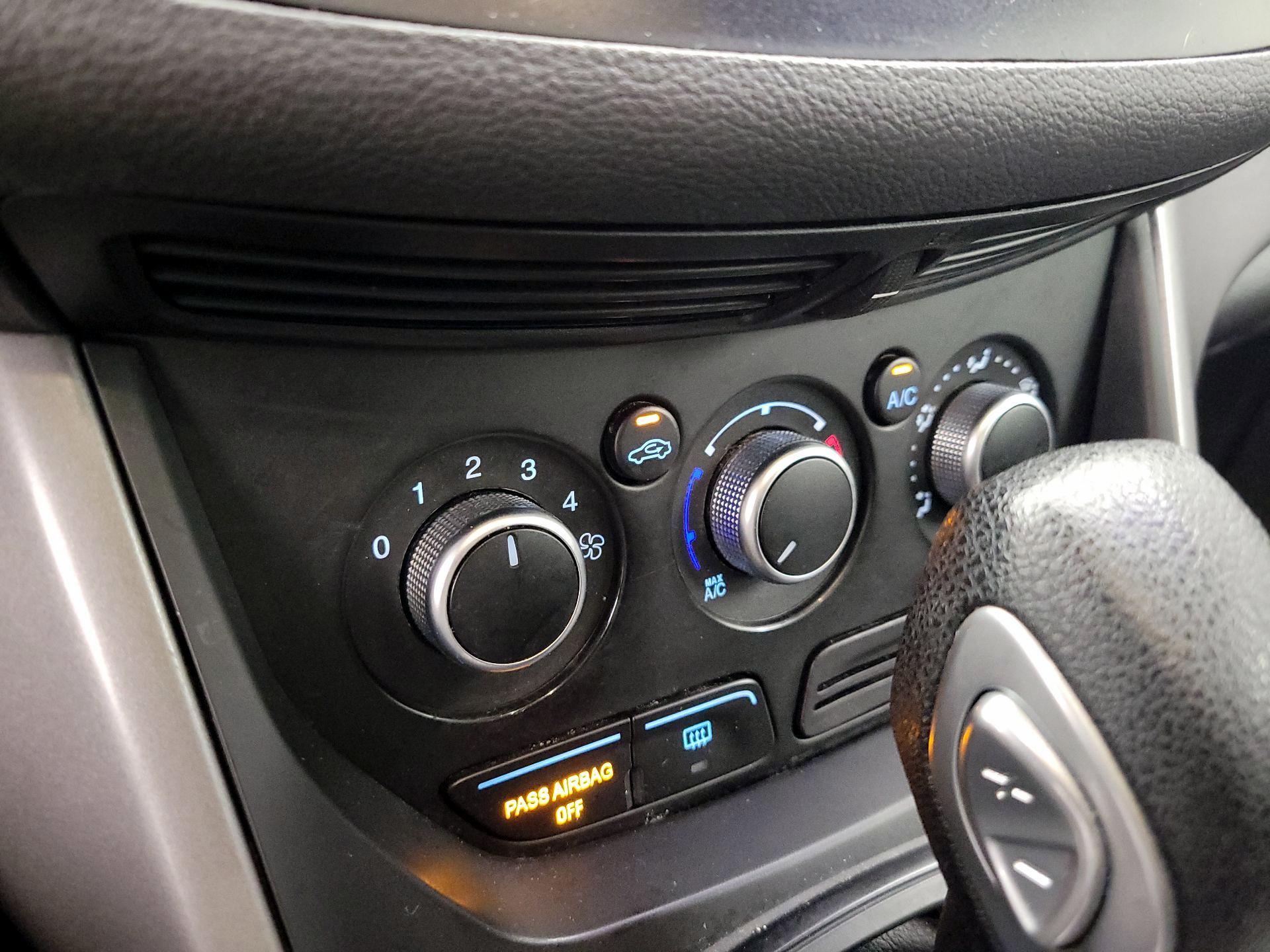 Thumbnail: 2015 Ford Escape - 14