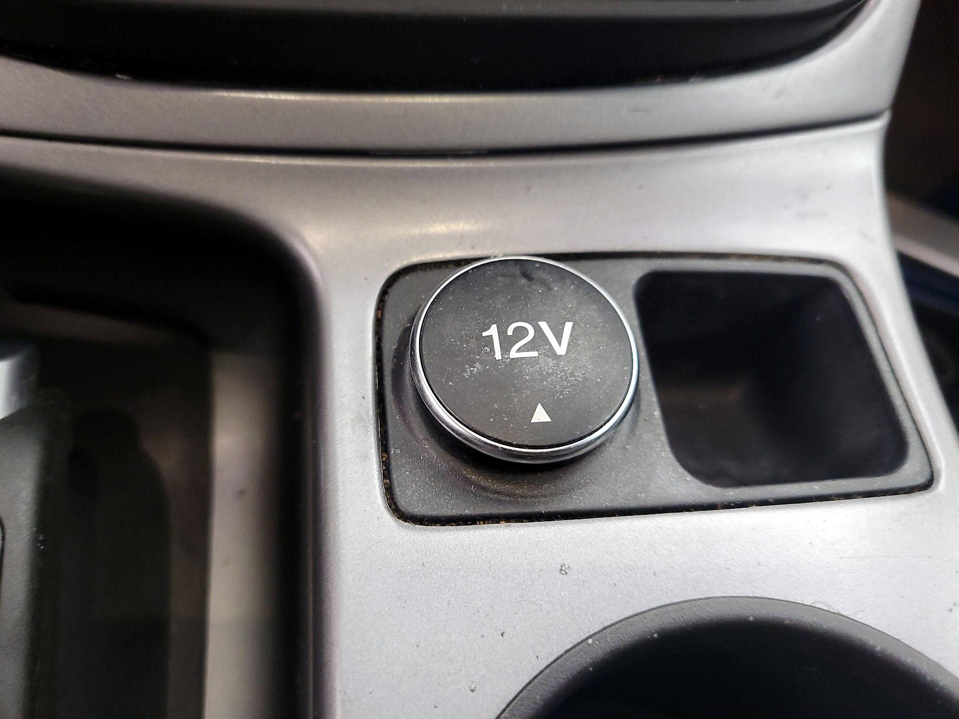 Thumbnail: 2015 Ford Escape - 16