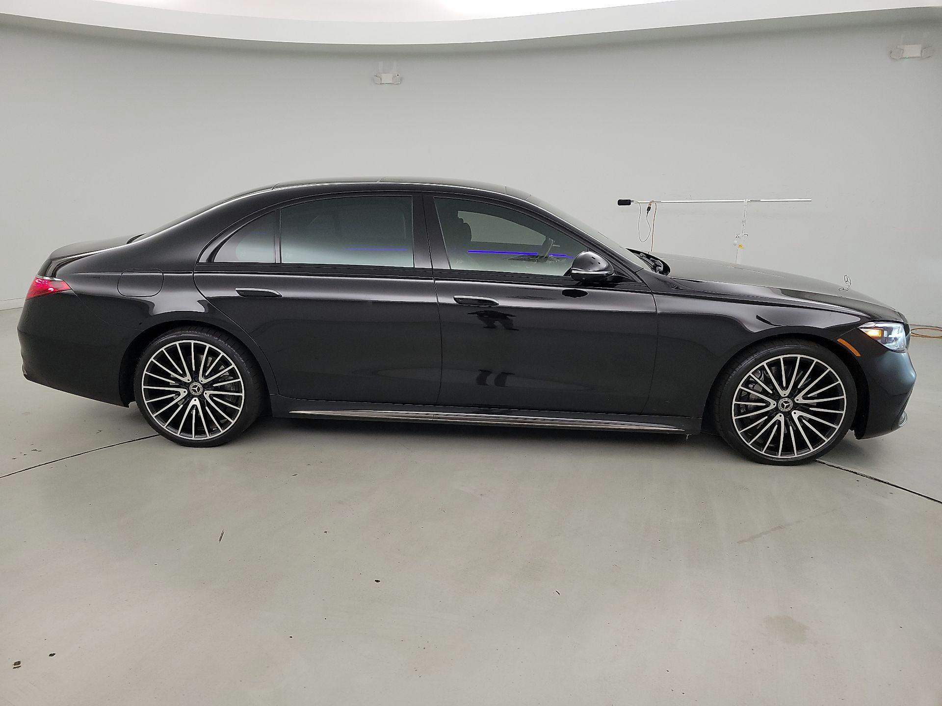 Thumbnail: 2023 Mercedes-Benz S-Class - 3