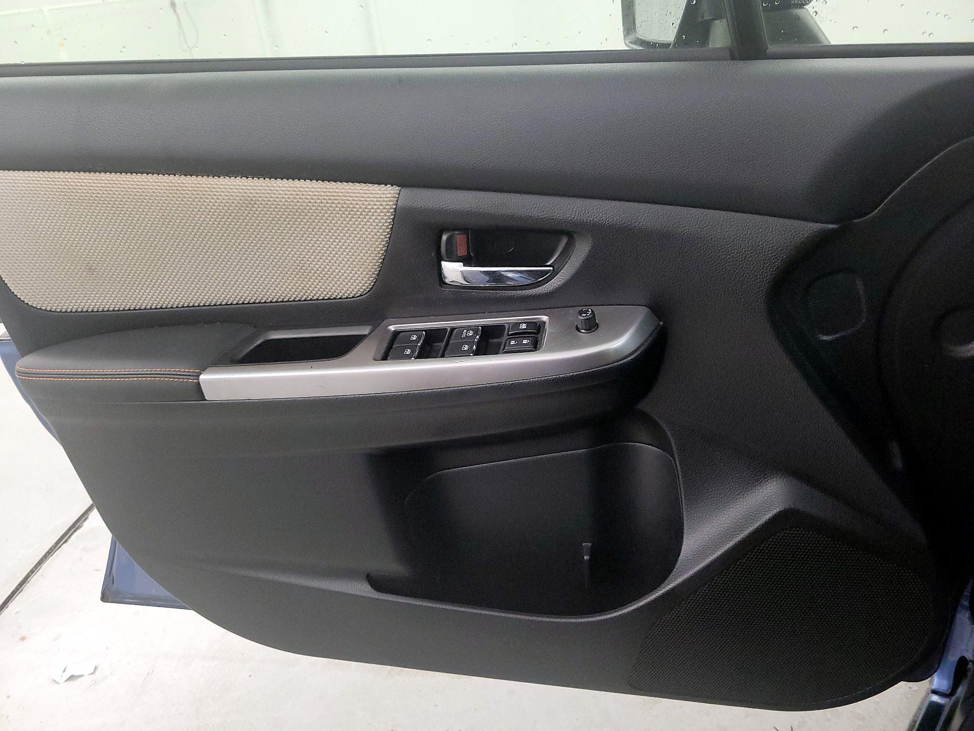 Thumbnail: 2017 Subaru Crosstrek - 10