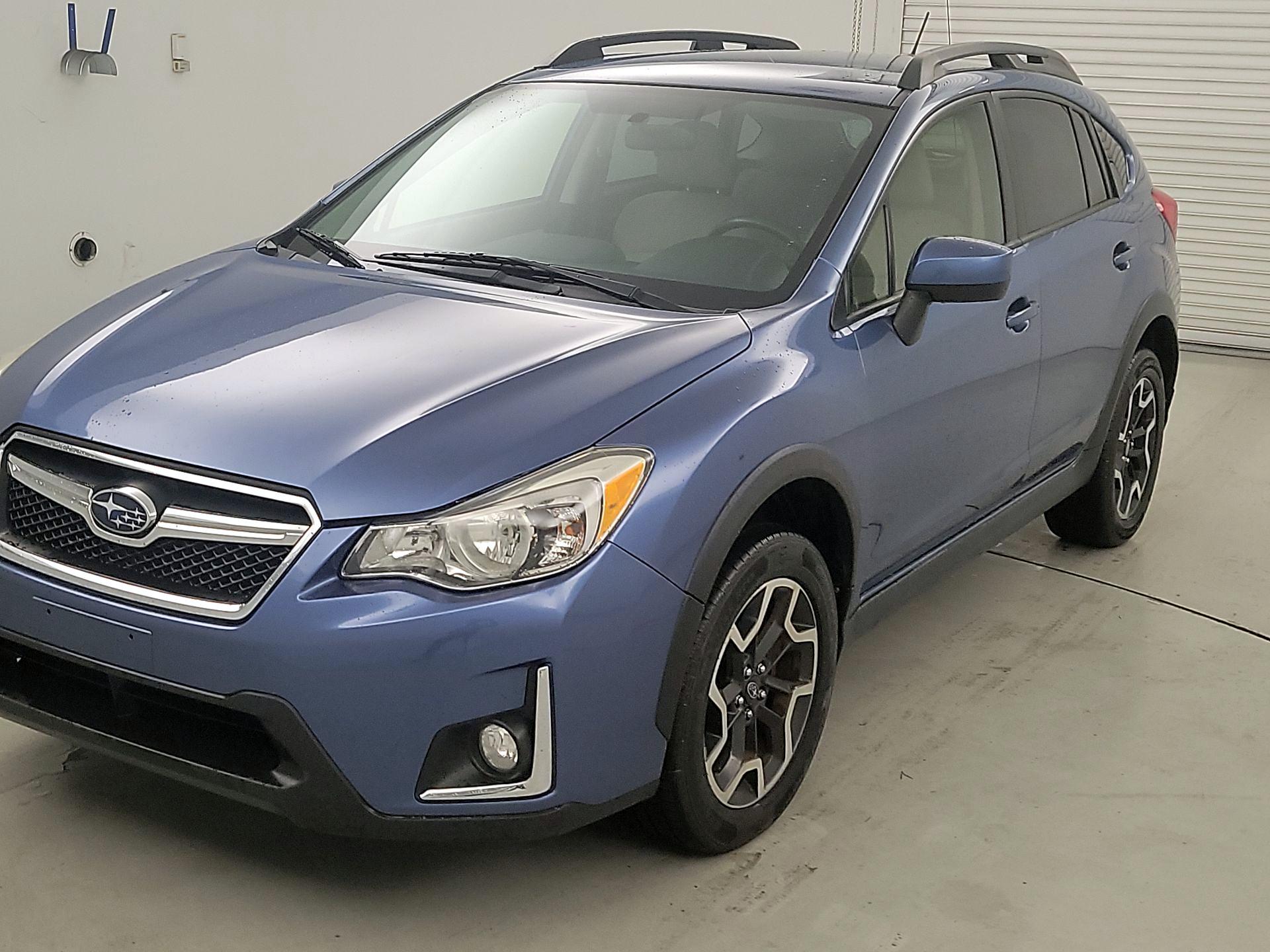 Thumbnail: 2017 Subaru Crosstrek - 3