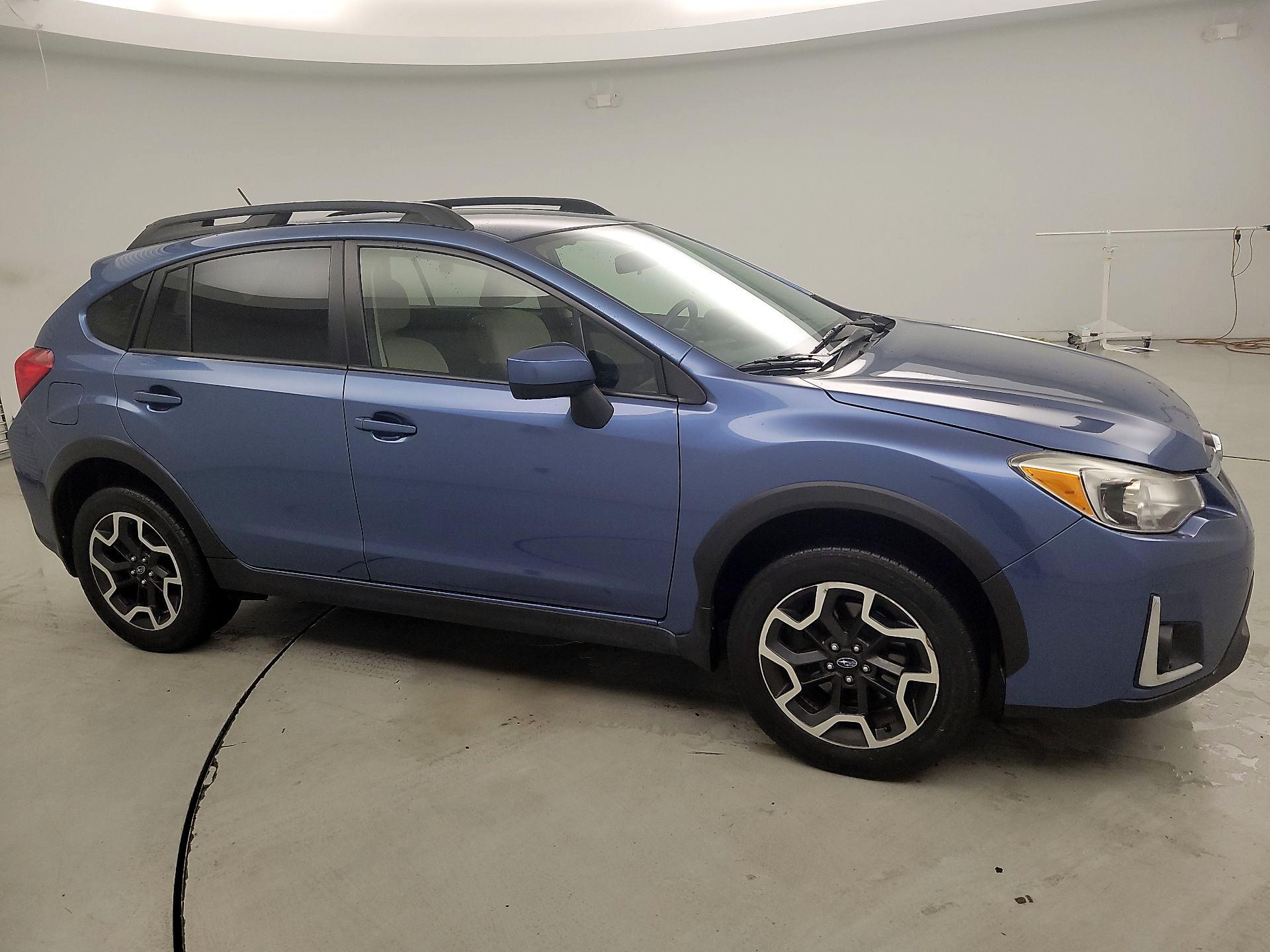 Thumbnail: 2017 Subaru Crosstrek - 4