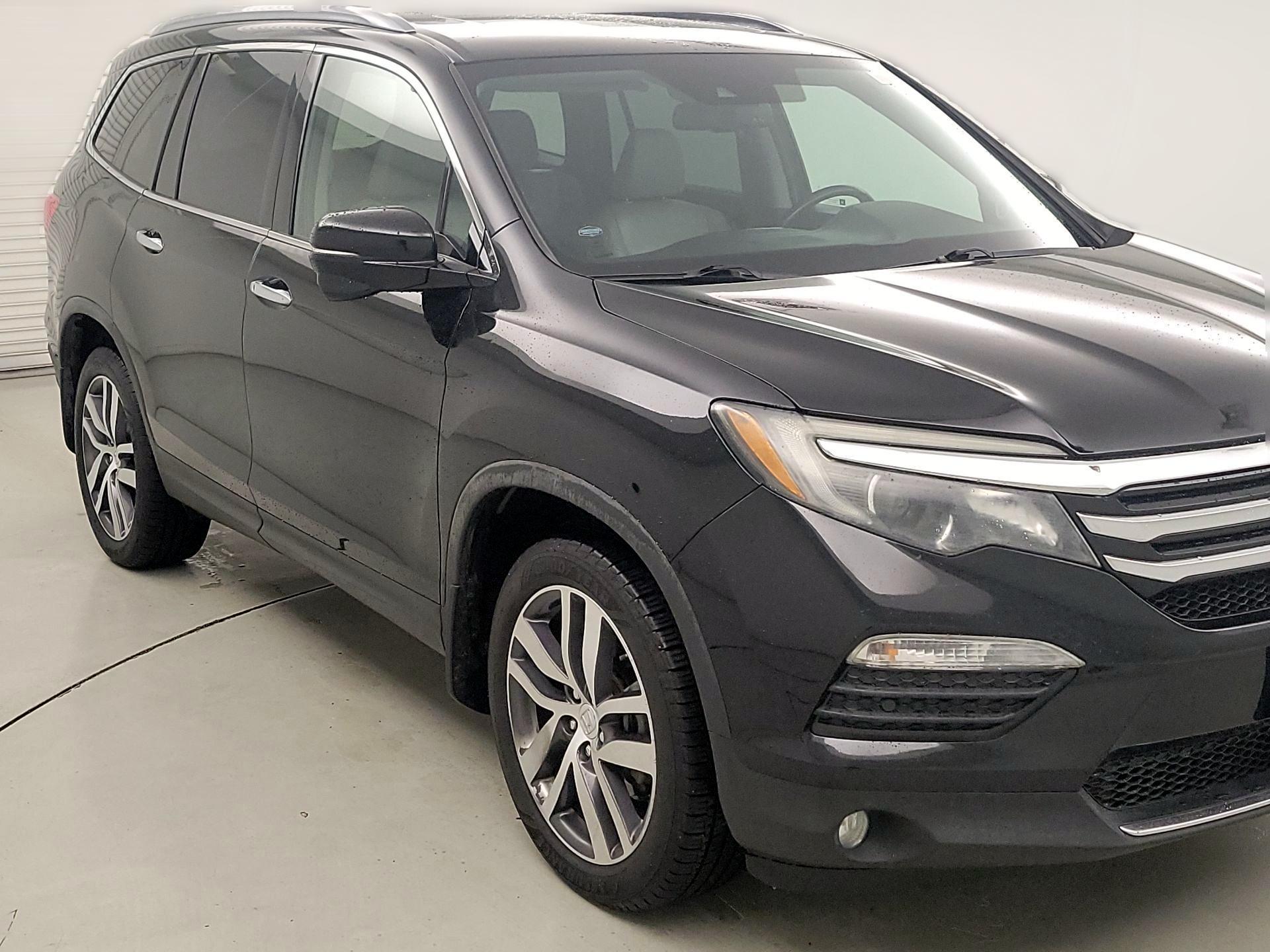 Thumbnail: 2017 Honda Pilot - 1