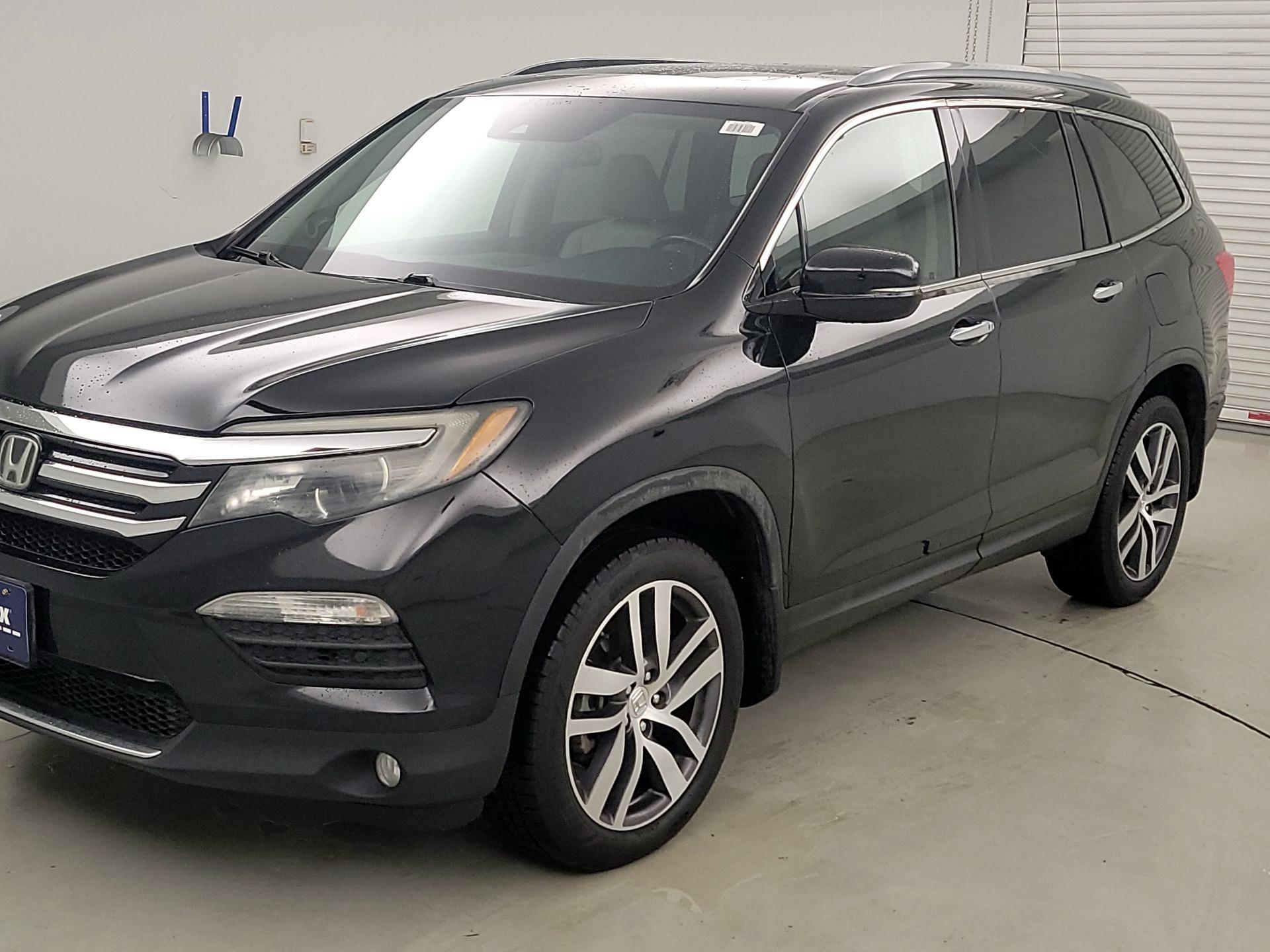 Thumbnail: 2017 Honda Pilot - 3