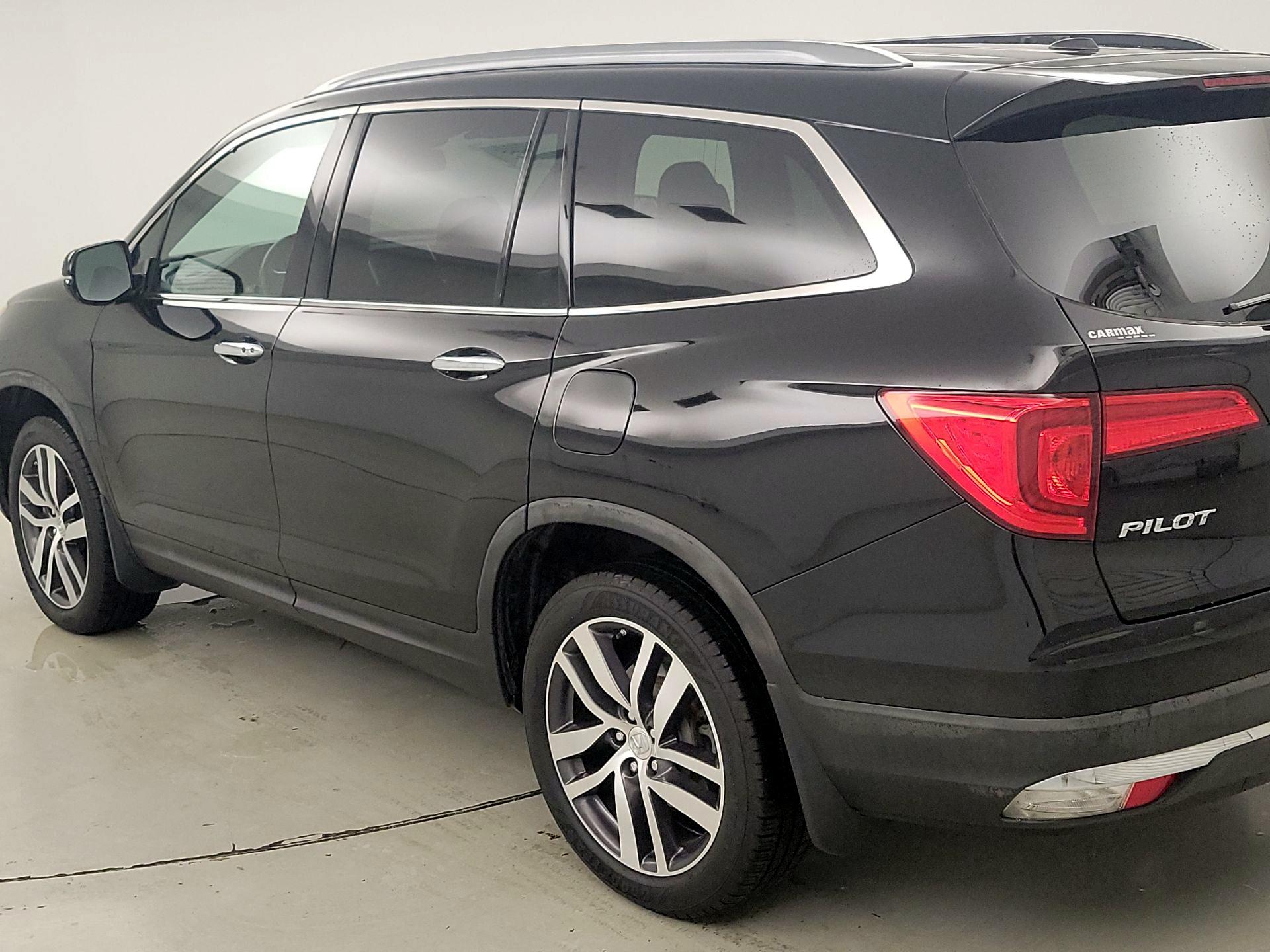 Thumbnail: 2017 Honda Pilot - 7