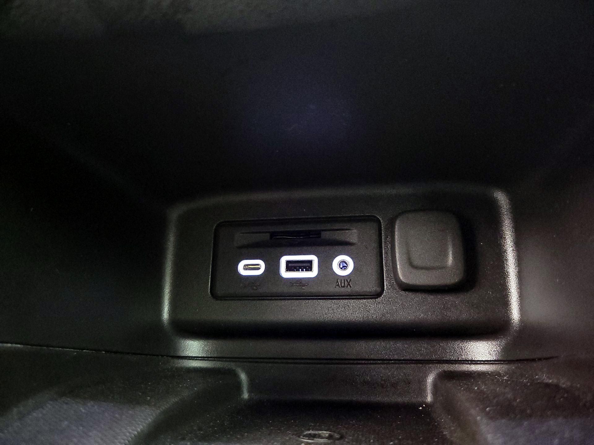 Thumbnail: 2020 Chevrolet Equinox - 16