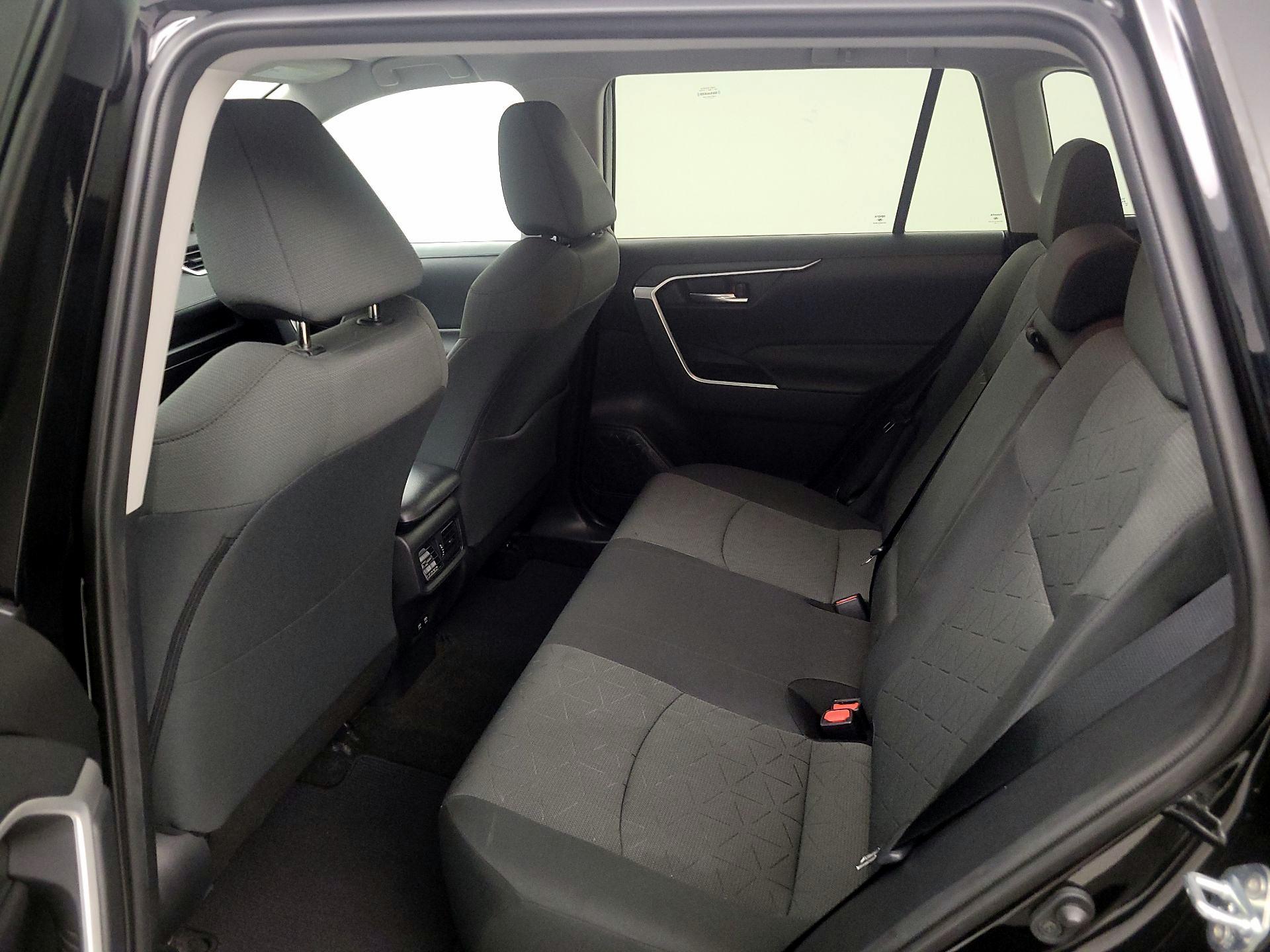 Thumbnail: 2021 Toyota RAV4 - 19